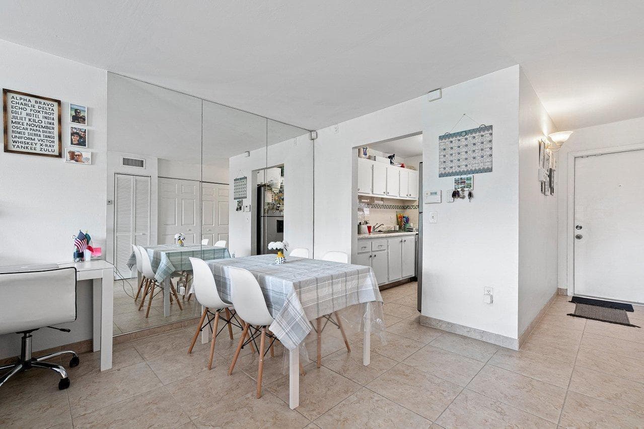 600 SW 2nd 2390 Avenue 2390, Boca Raton, FL 33432 — photo 8 of 18