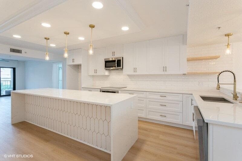 601 Seafarer Circle 101, Jupiter, FL 33477 — photo 1 of 32