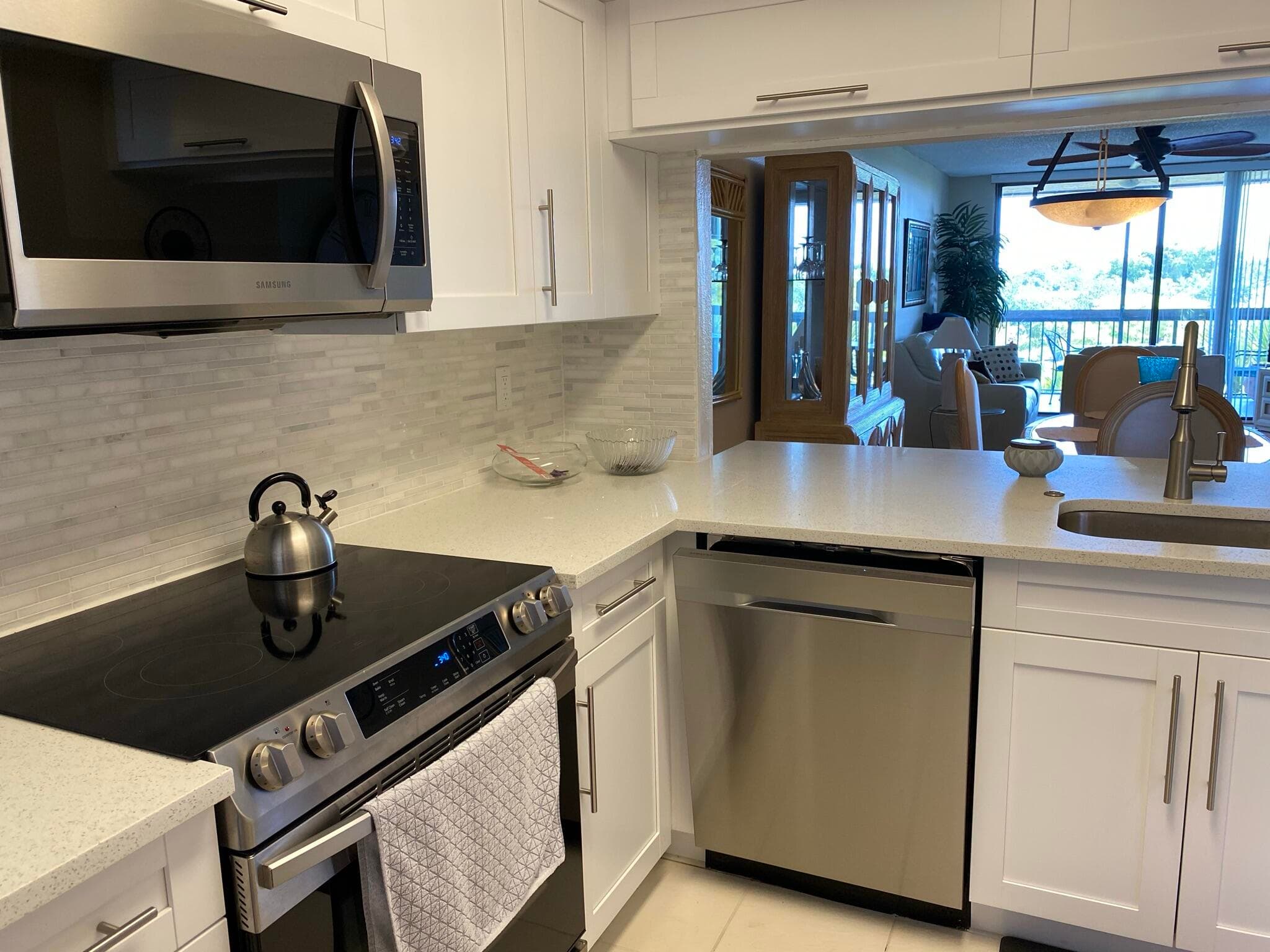 600 Egret Circle 7401, Delray Beach, FL 33444 — photo 2 of 35