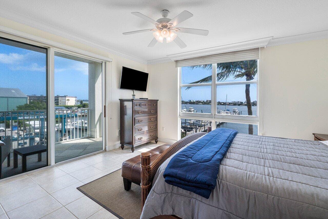 806 E Windward 301 Way 301, Lantana, FL 33462 — photo 24 of 45