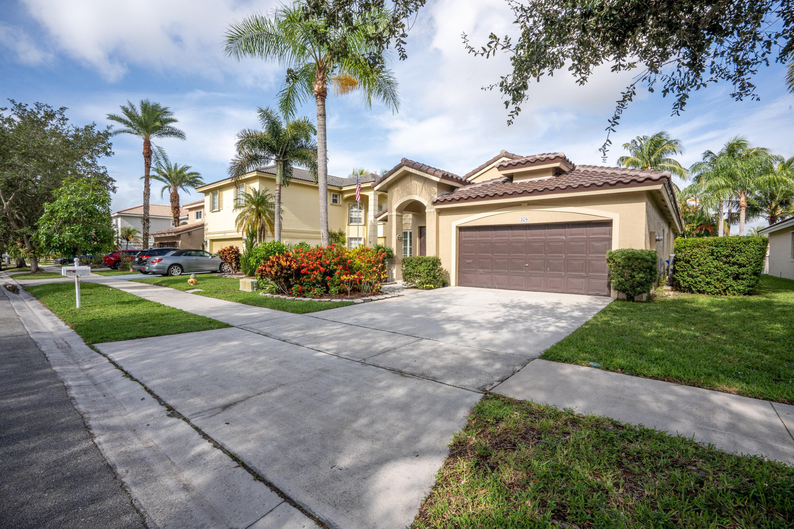 370 SW 203rd Avenue, Pembroke Pines, FL 33029 — photo 3 of 40
