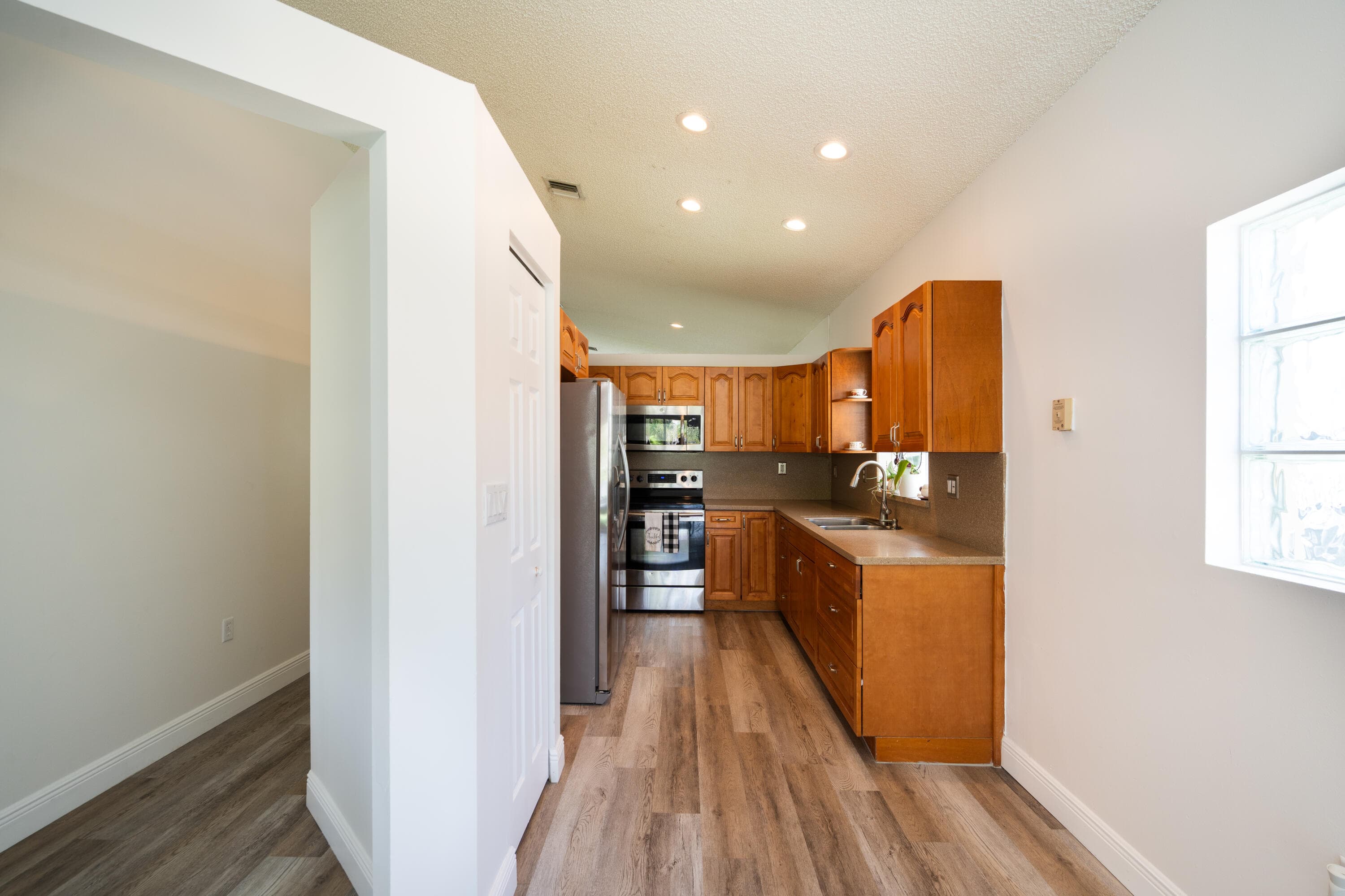 370 SW 203rd Avenue, Pembroke Pines, FL 33029 — photo 18 of 40