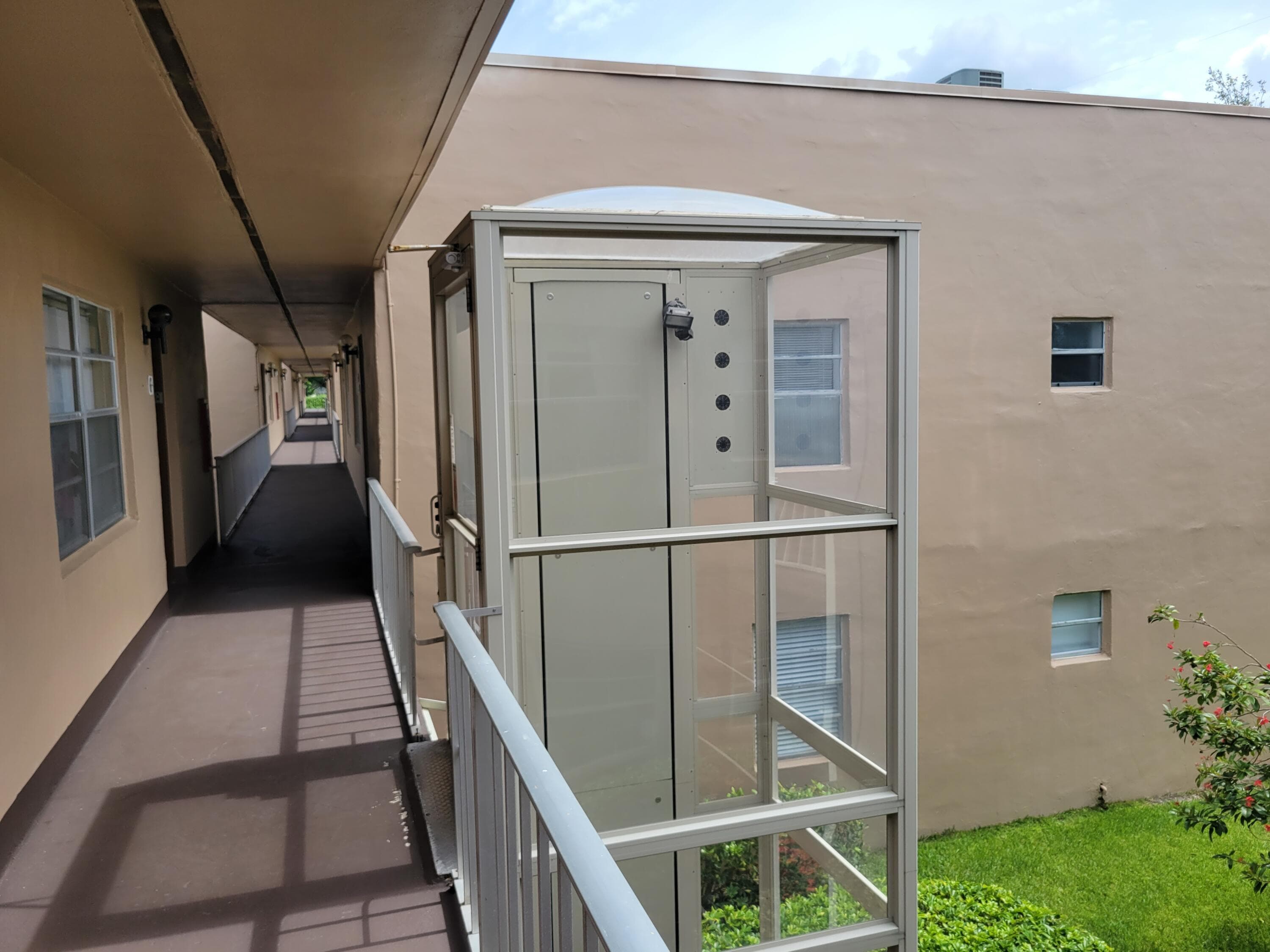 662 Burgundy N, Delray Beach, FL 33484 — photo 2 of 23