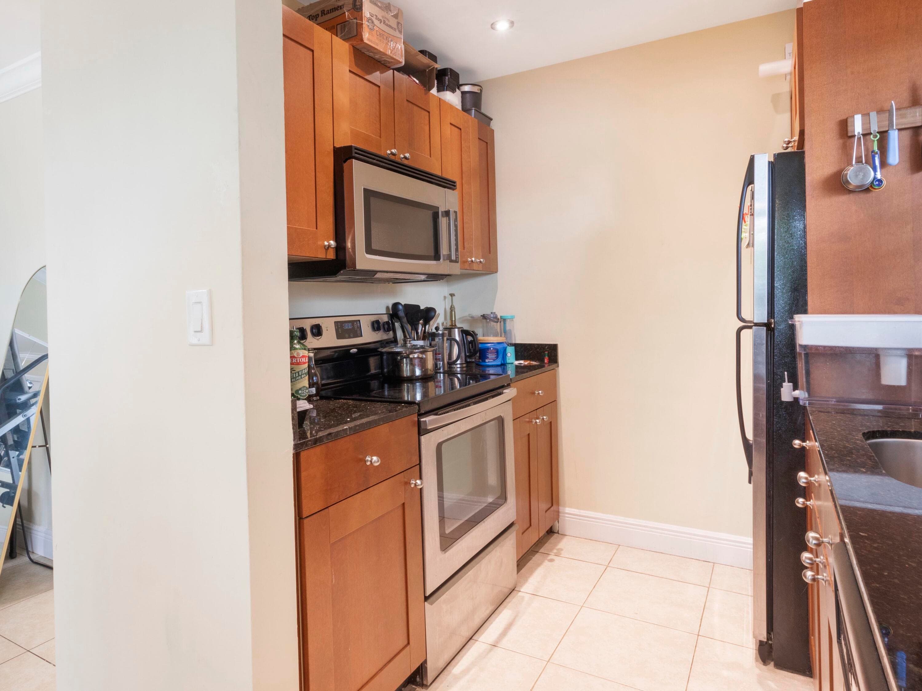 1680 NE 34th Lane, Oakland Park, FL 33334 — photo 11 of 49