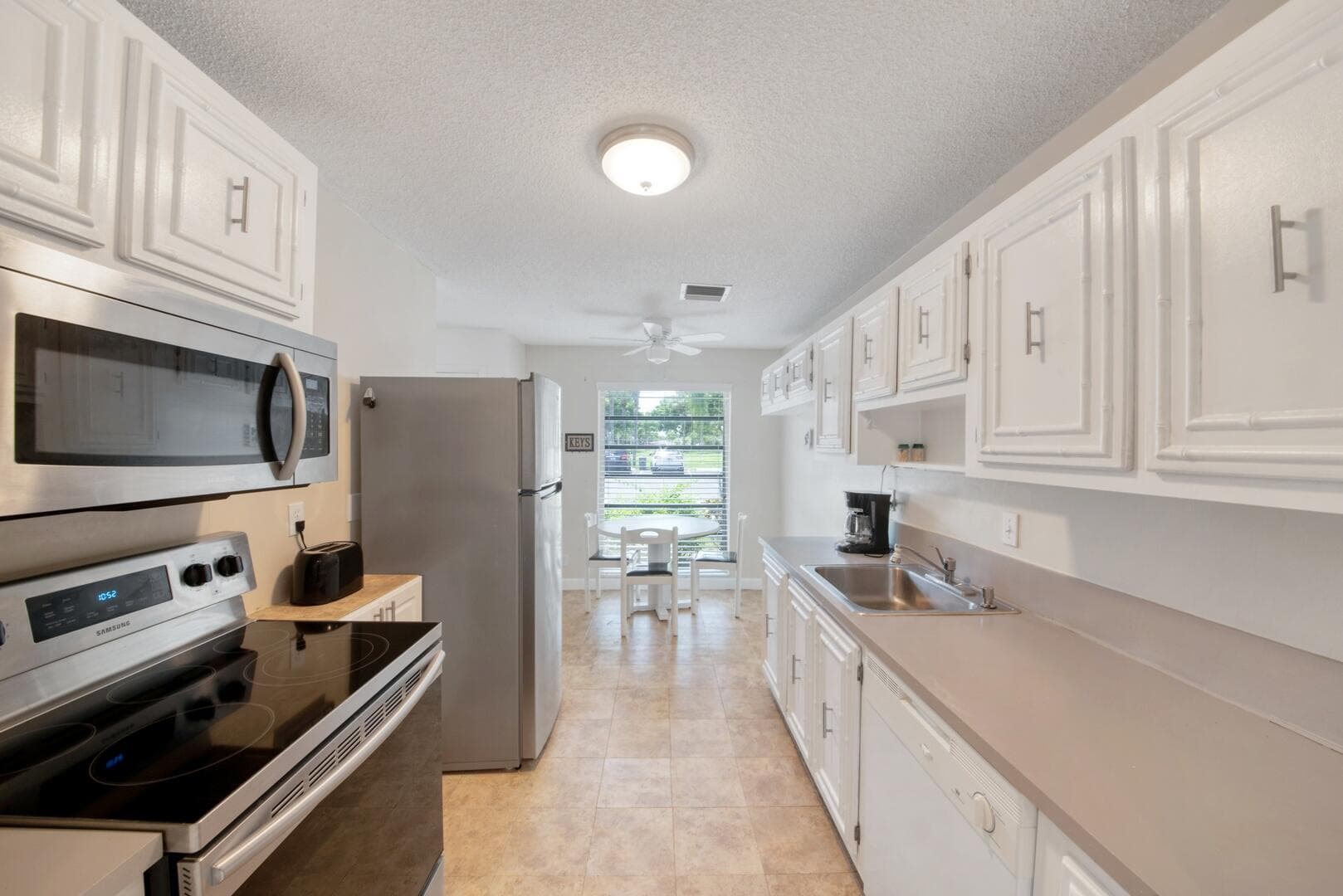 13670 Via Flora B, Delray Beach, FL 33484 — photo 9 of 37