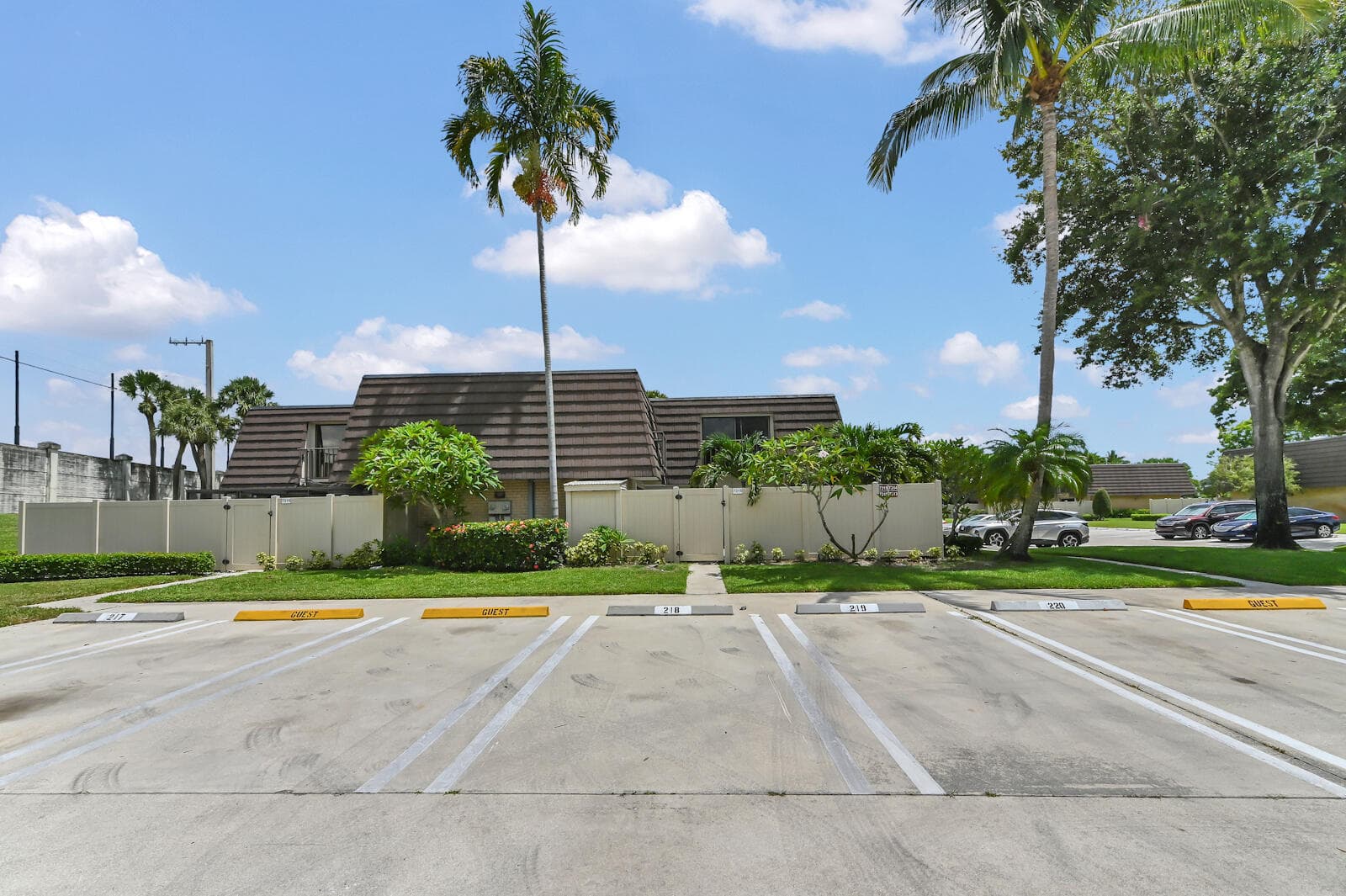 7315 73rd Way, West Palm Beach, FL 33407 — photo 2 of 19