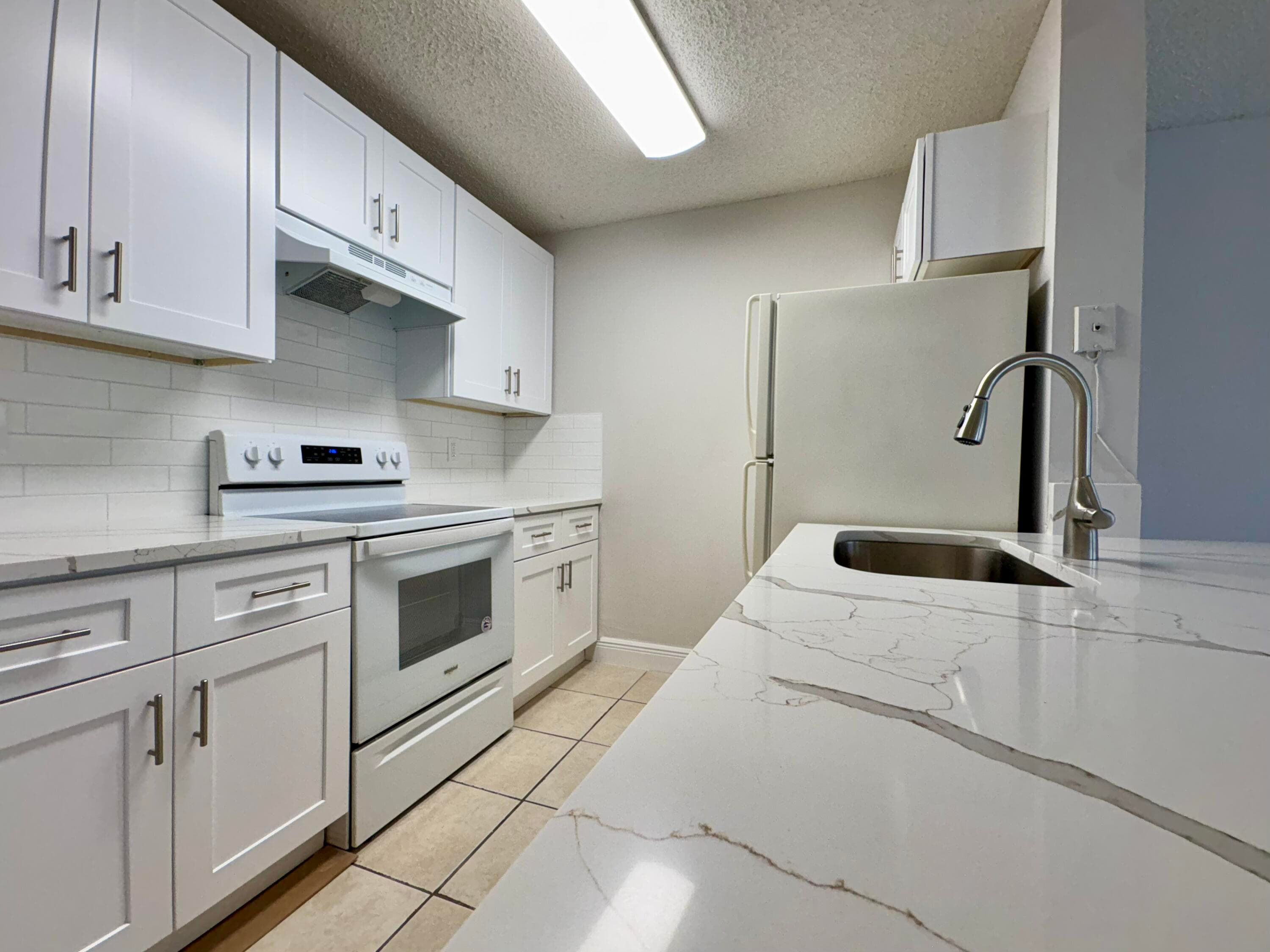 1830 W Meadows Circle 1830, Boynton Beach, FL 33436 — photo 6 of 40