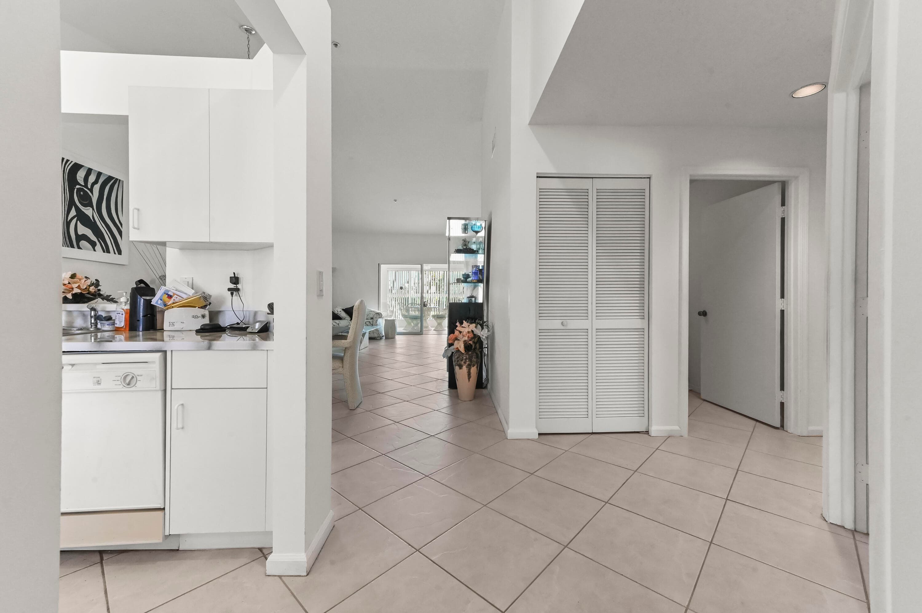 5952 Regal Glen Drive 207, Boynton Beach, FL 33437 — photo 2 of 48