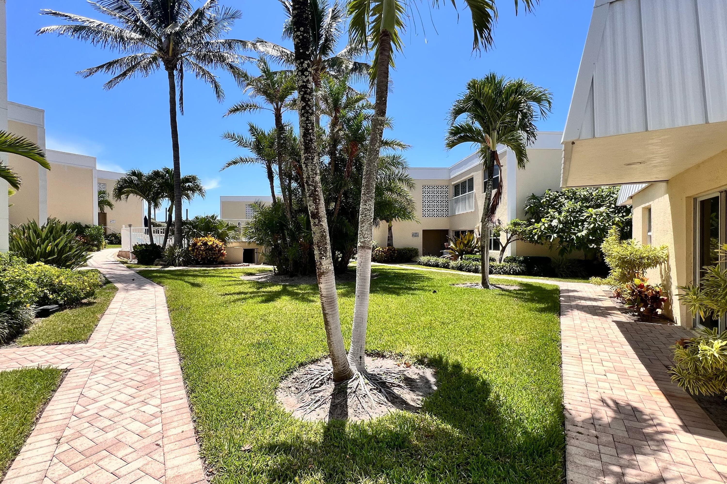 3541 NE Ocean Boulevard 4, Jensen Beach, FL 34957 — photo 6 of 40