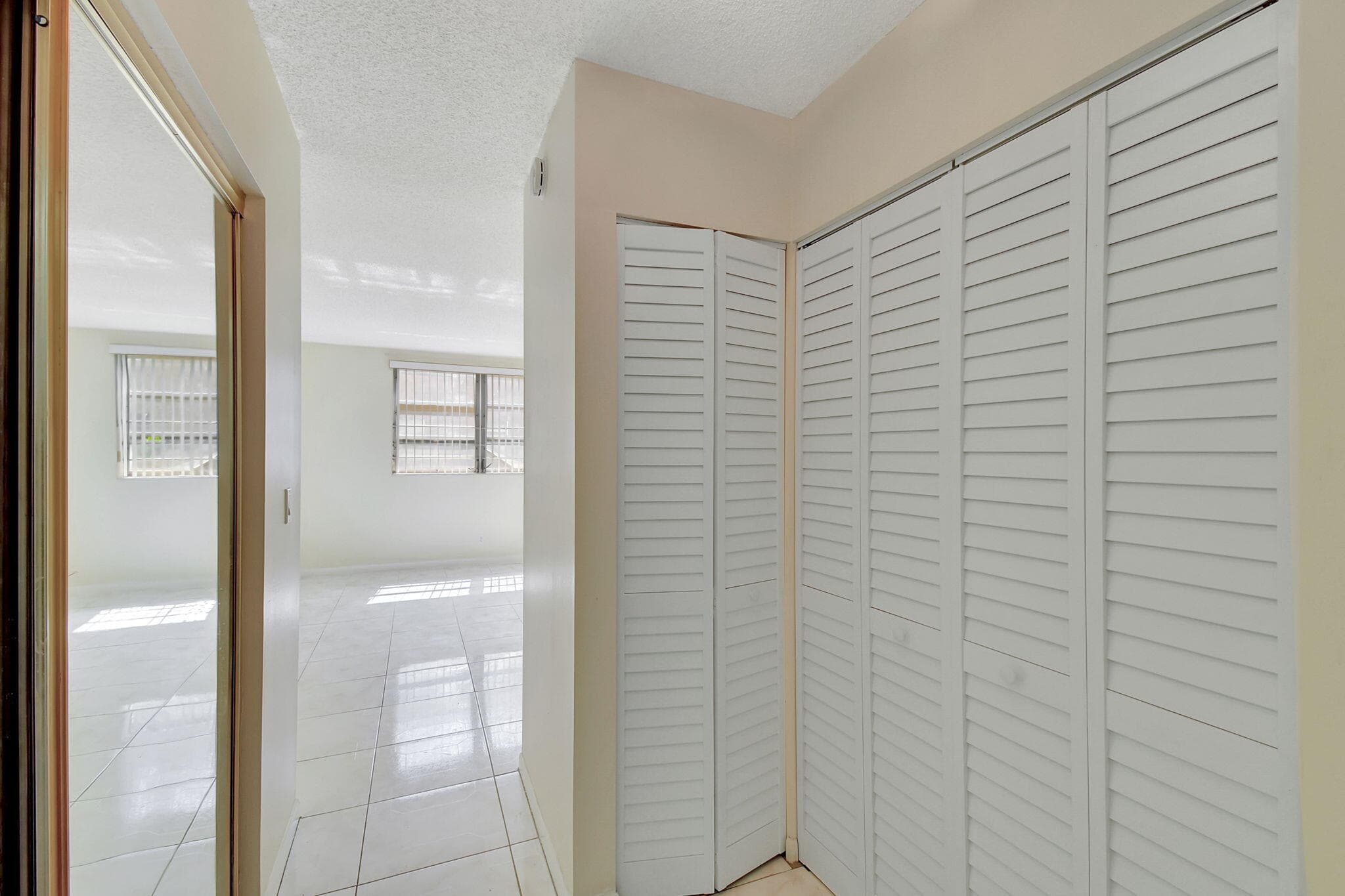 3090 NW 46th Avenue 105c, Lauderdale Lakes, FL 33313 — photo 23 of 42