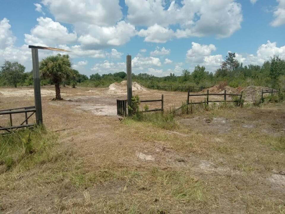 19145 NW 270th Street, Okeechobee, FL 34972 — photo 1 of 12