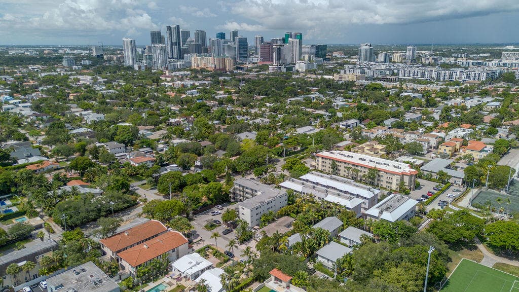 625 NE 13th Avenue, Fort Lauderdale, FL 33304 — photo 10 of 93
