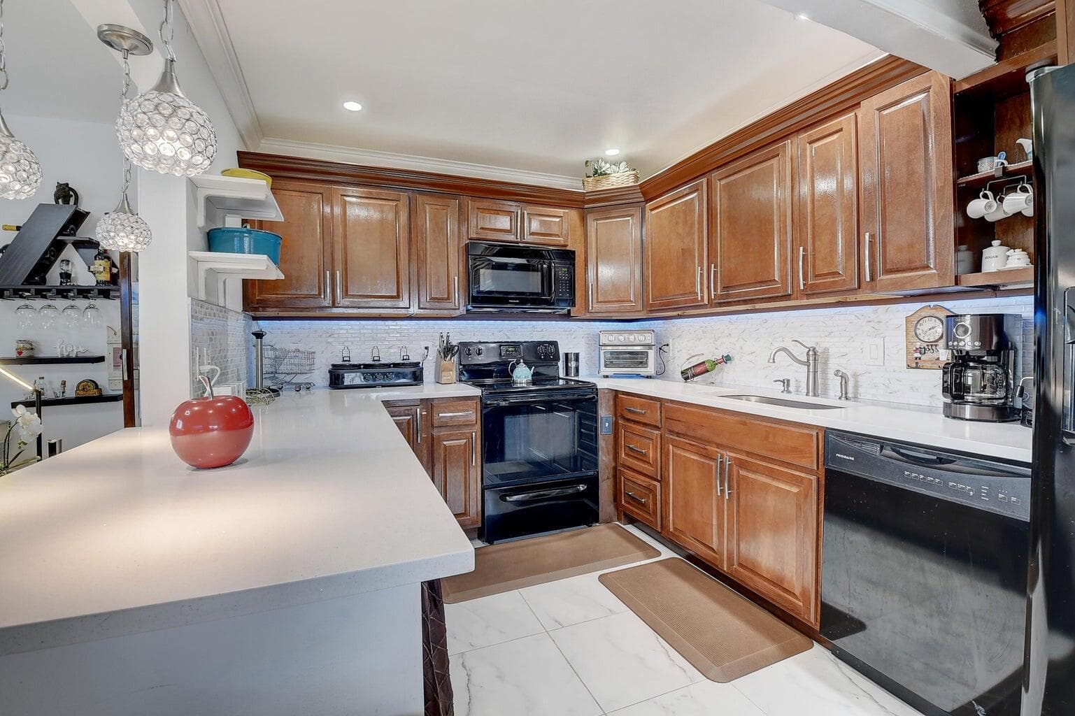 123 Saxony C, Delray Beach, FL 33446 — photo 10 of 51