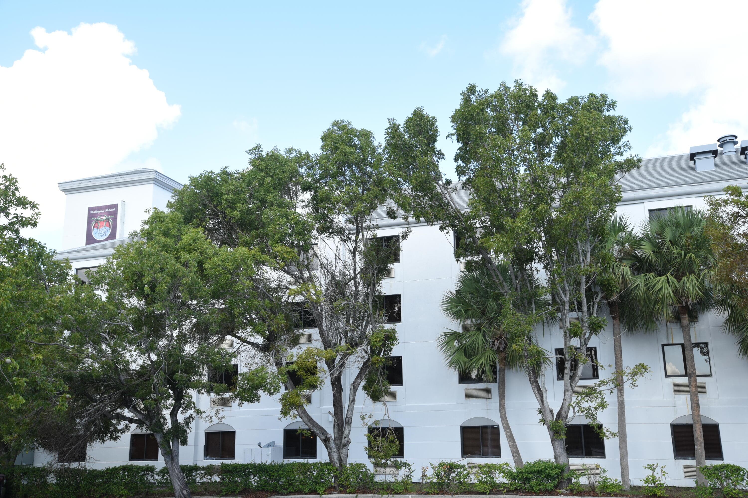 7051 N Seacrest Boulevard, Lantana, FL 33462 — photo 4 of 32