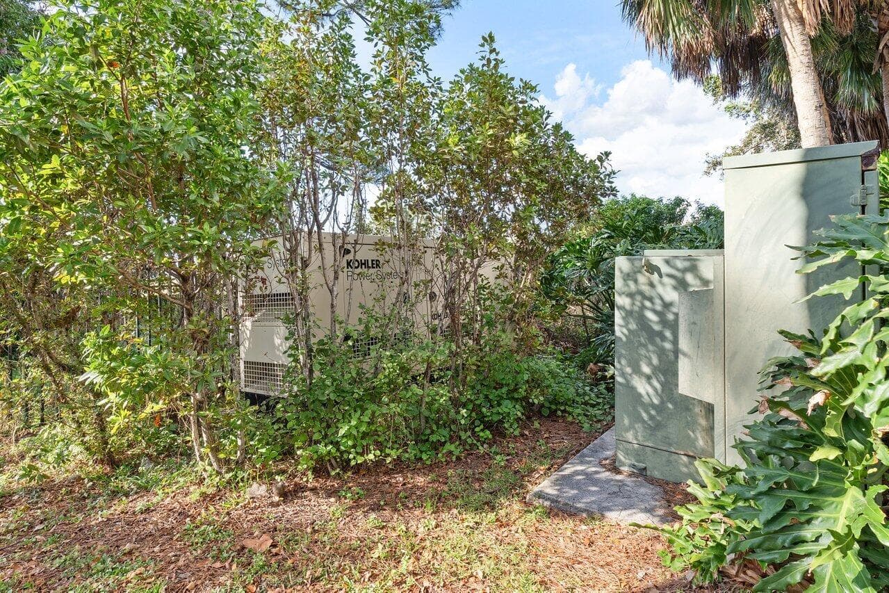 7051 N Seacrest Boulevard, Lantana, FL 33462 — photo 10 of 32