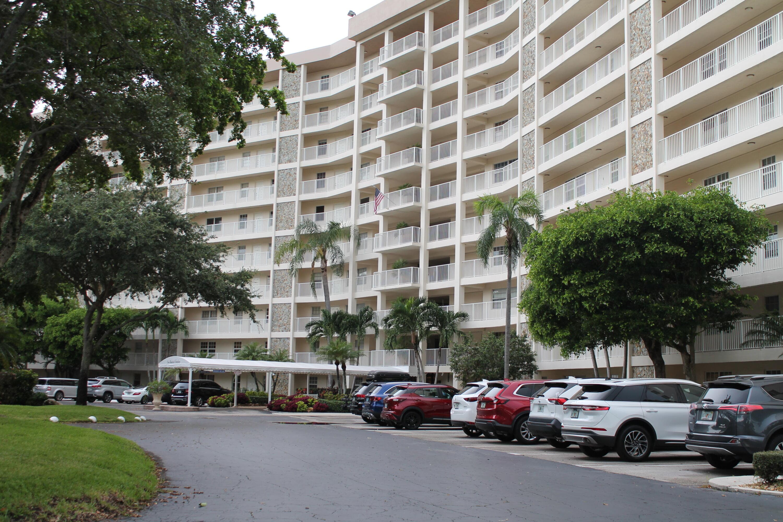3507 Oaks Way 603, Pompano Beach, FL 33069 — photo 2 of 32