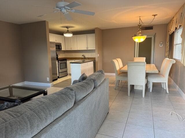 131 Monaco C, Delray Beach, FL 33446 — photo 2 of 23