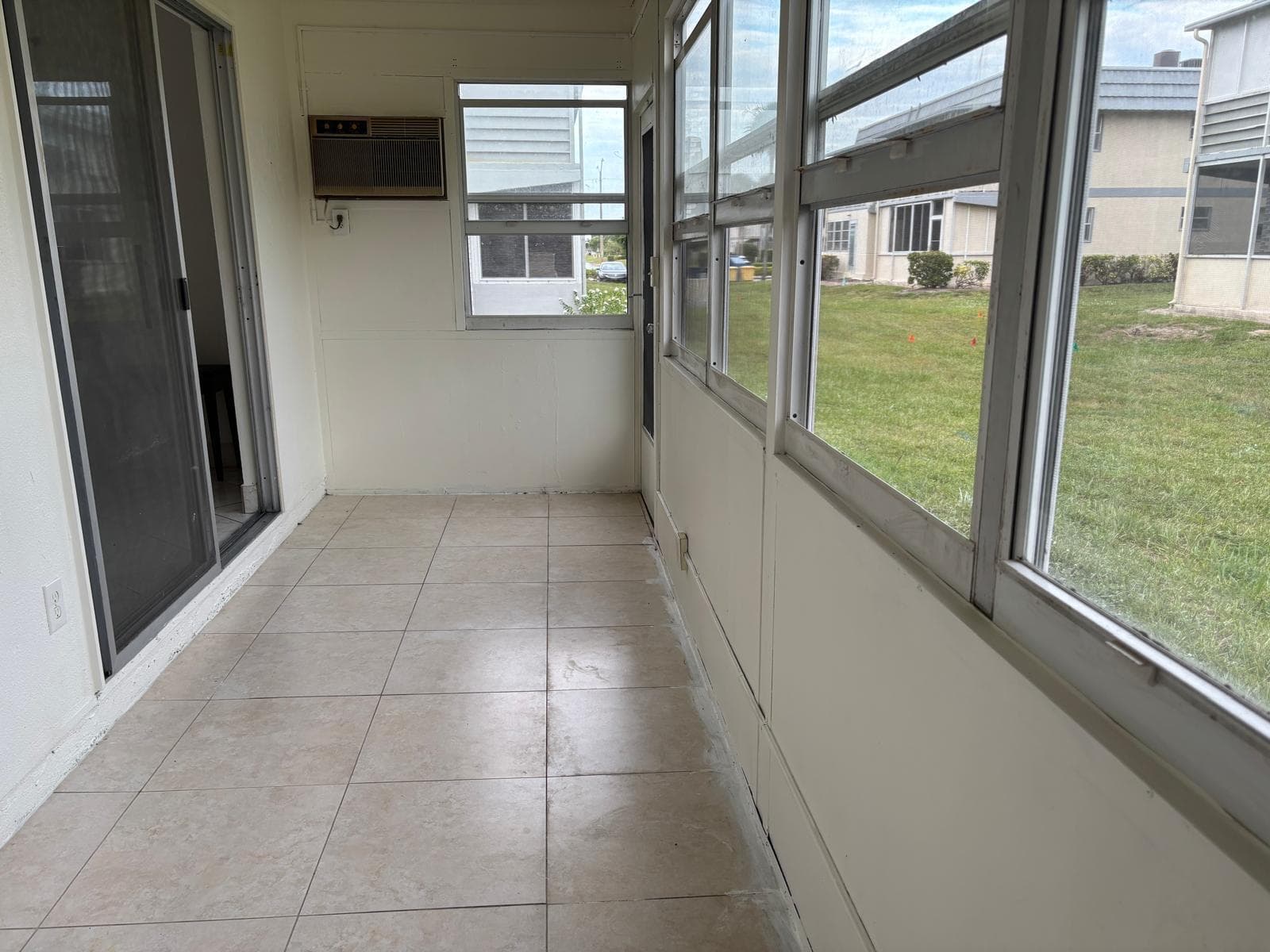 345 Brittany H, Delray Beach, FL 33446 — photo 14 of 28