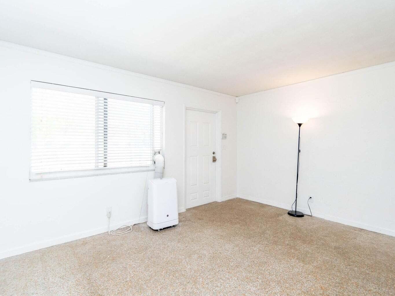 4230 NE 1st Terrace, Oakland Park, FL 33334 — photo 4 of 9