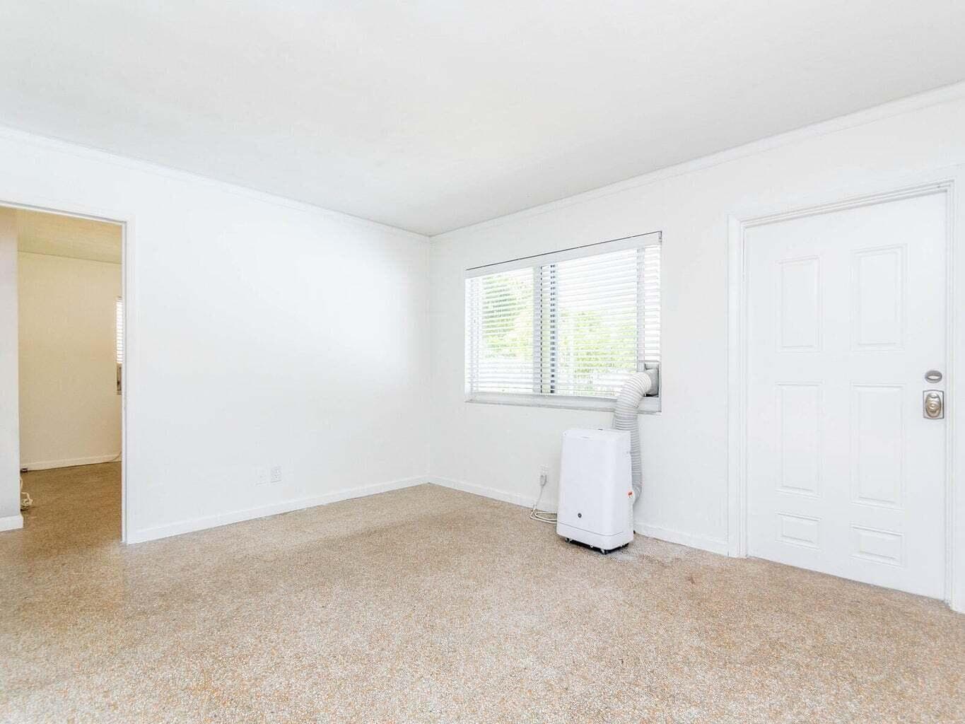 4230 NE 1st Terrace, Oakland Park, FL 33334 — photo 5 of 9