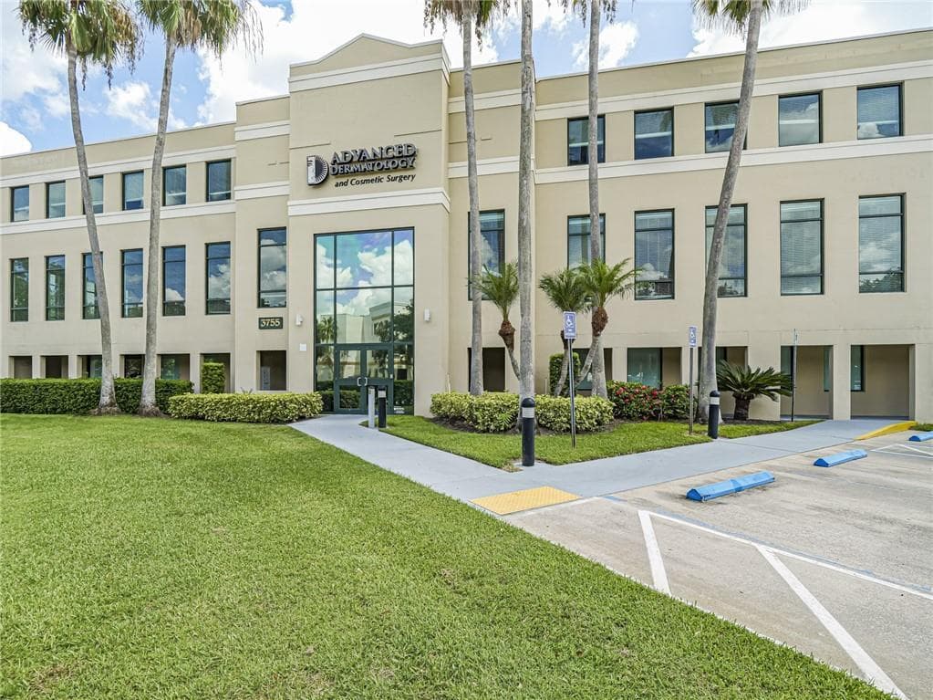 3755 7th Terrace 303 ''Suites'', Vero Beach, FL 32960 — photo 33 of 36
