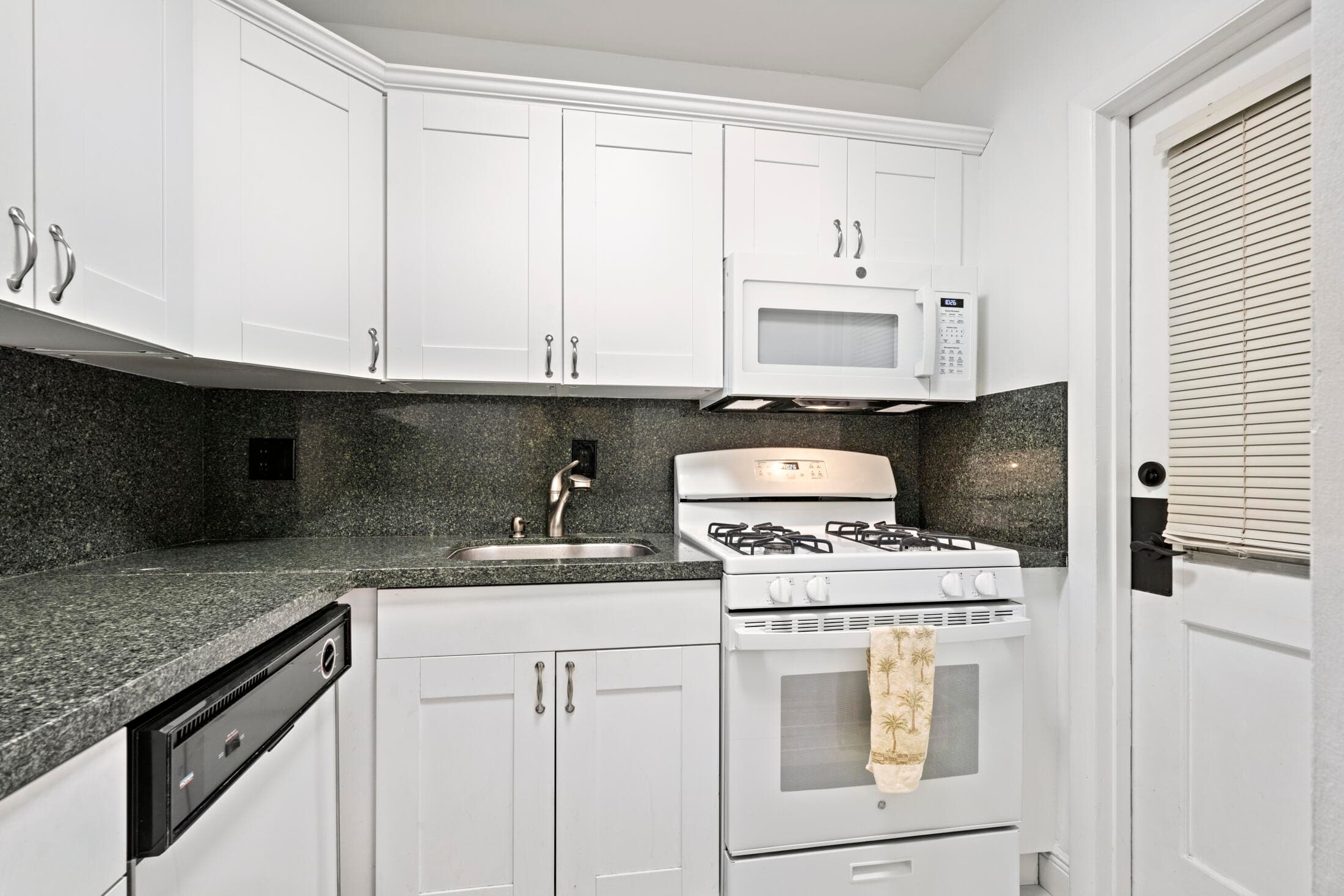 200 E Royal Palm Road 2110, Boca Raton, FL 33432 — photo 10 of 36