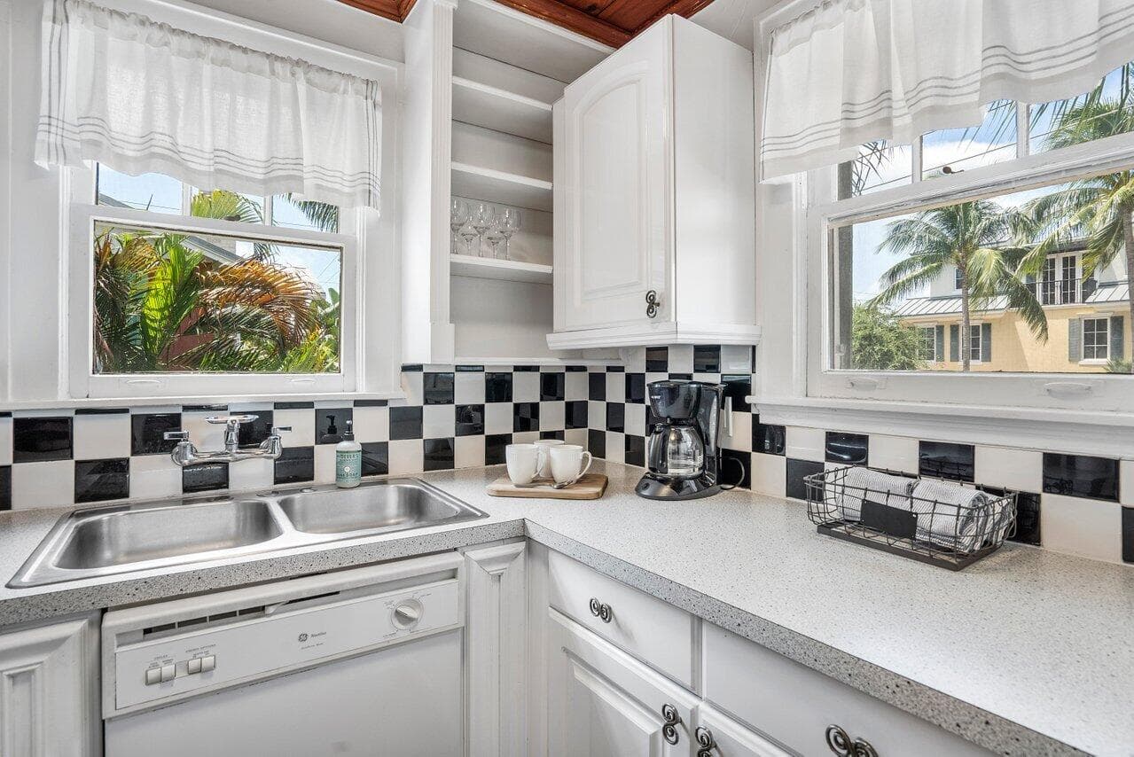 102 SE 7th Avenue Villa 2, Delray Beach, FL 33483 — photo 13 of 28