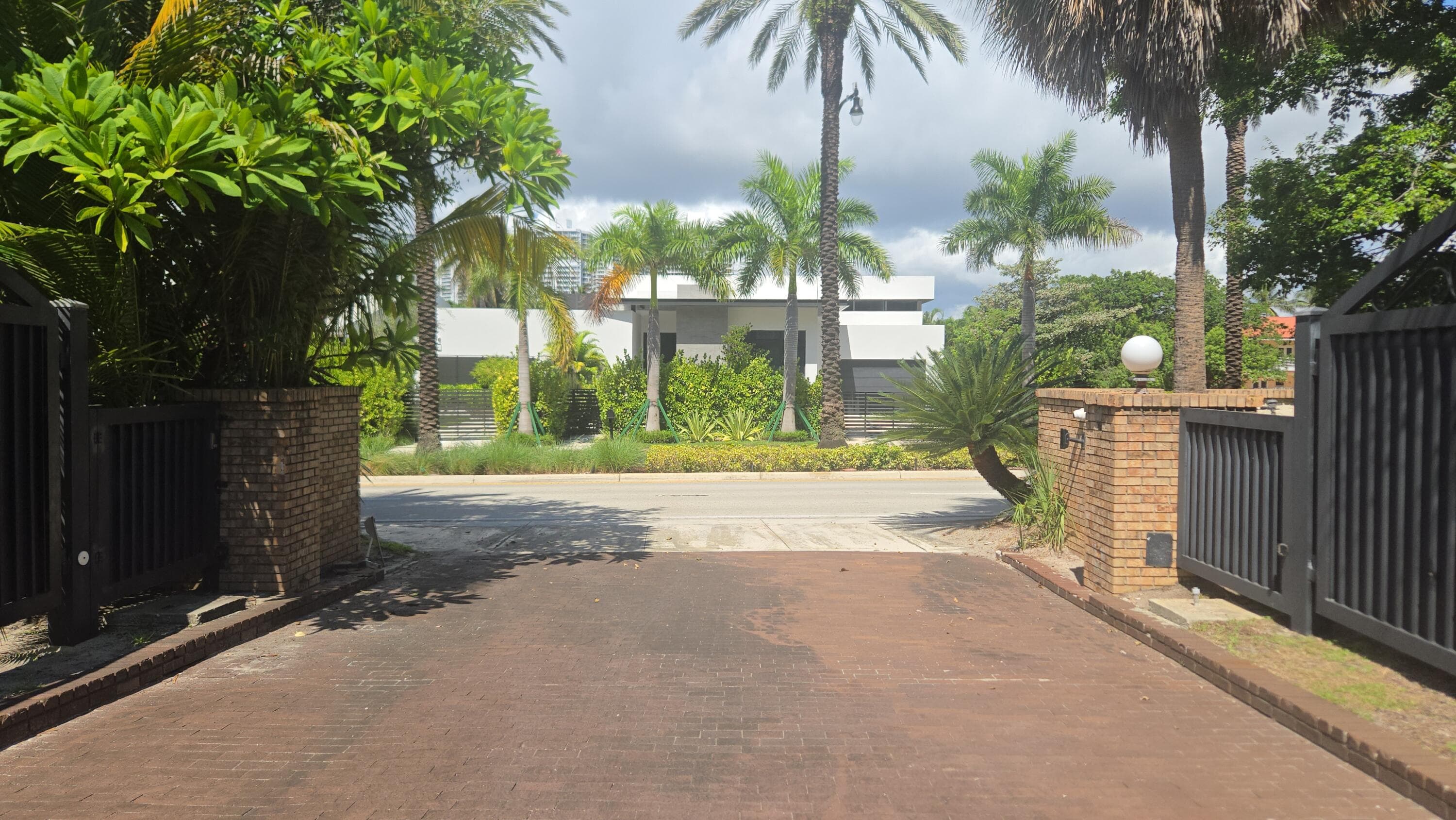 625 Ocean Boulevard, Golden Beach, FL 33160 — photo 25 of 26