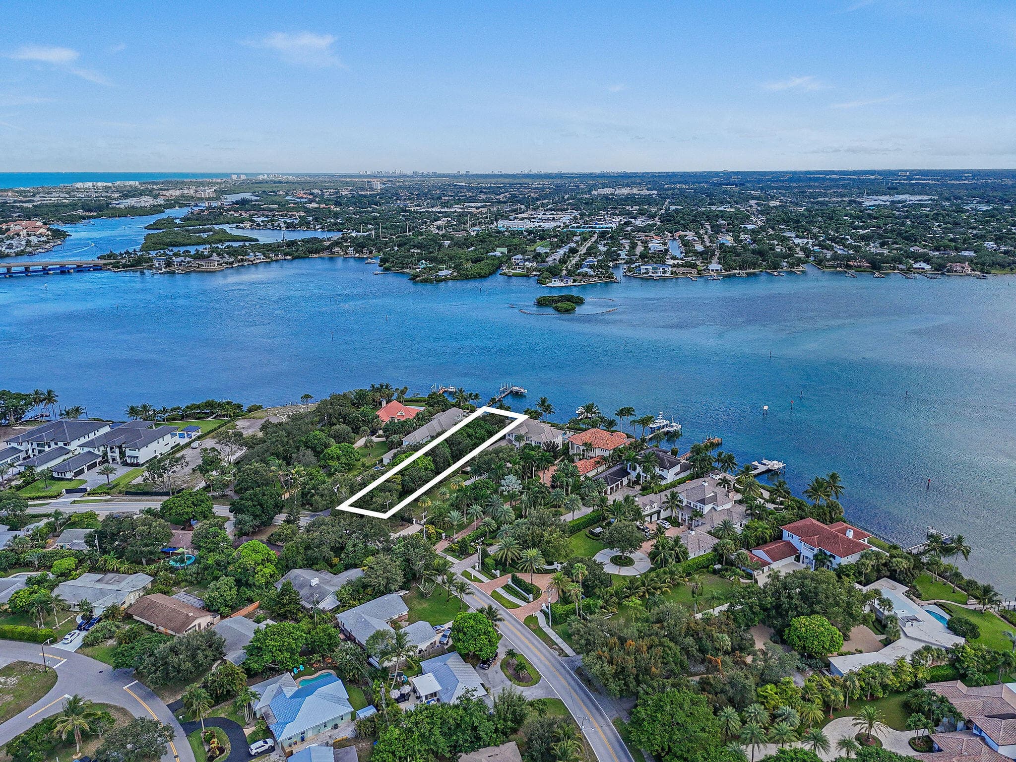 114 W Riverside Drive, Jupiter, FL 33469 — photo 25 of 35