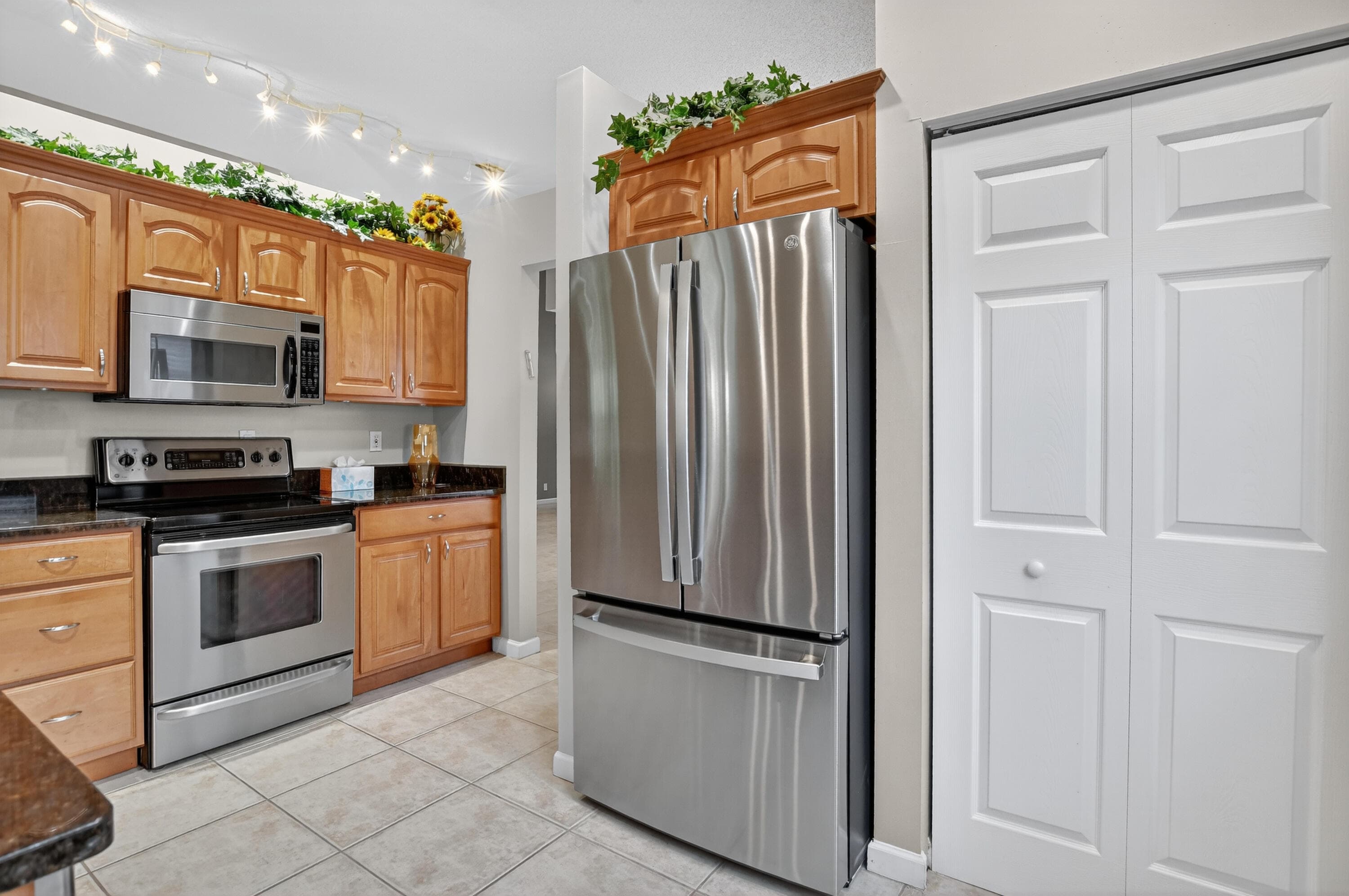 3511 NW 4th Avenue, Boca Raton, FL 33431 — photo 11 of 27