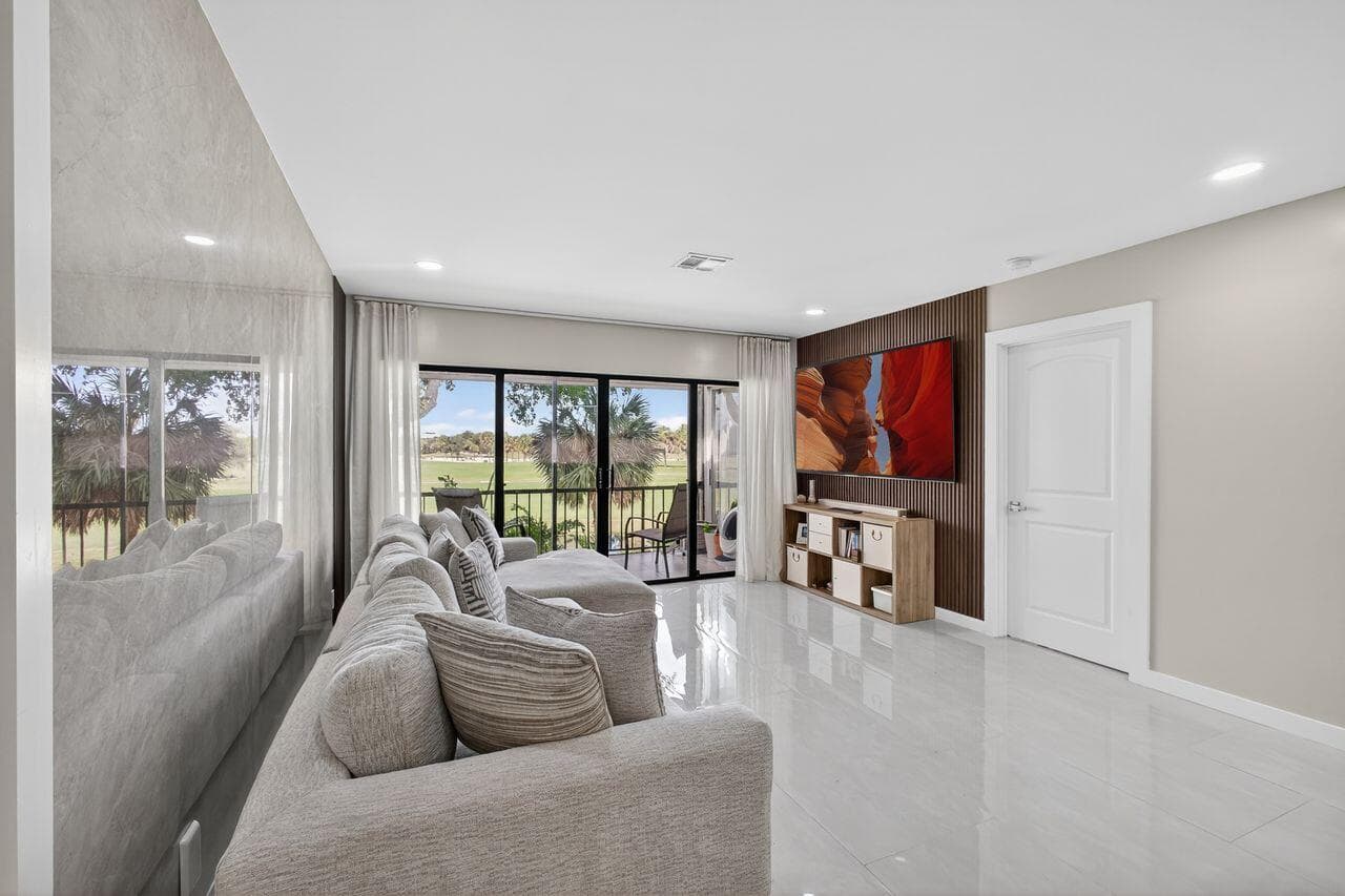 1731 Presidential Way C-203, West Palm Beach, FL 33401 — photo 20 of 58