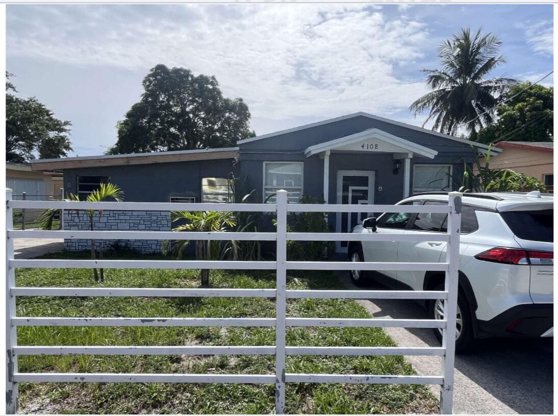 4108 Greenwood Avenue, West Palm Beach, FL 33407 — photo
