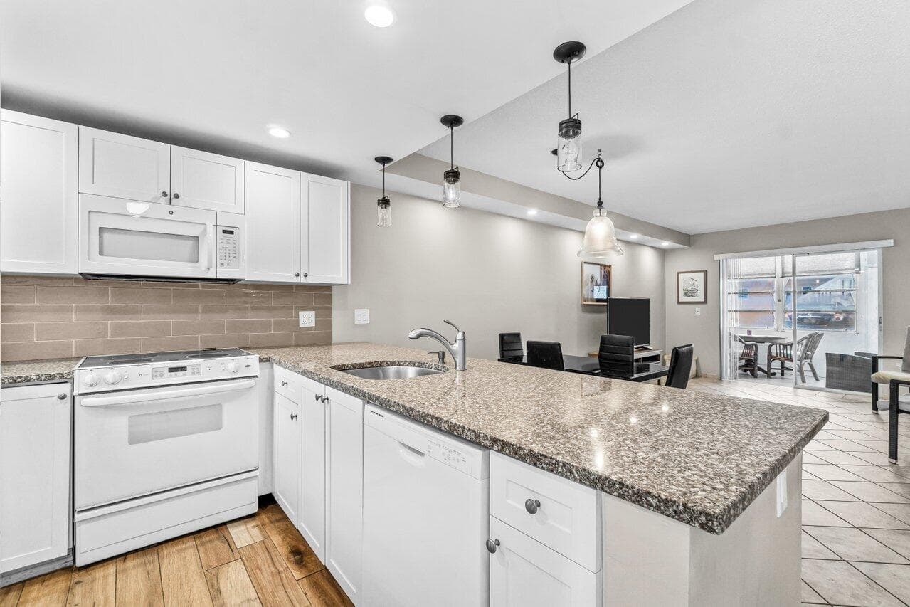 2191 NE 1st Court Apt 106, Boynton Beach, FL 33435 — photo 3 of 24