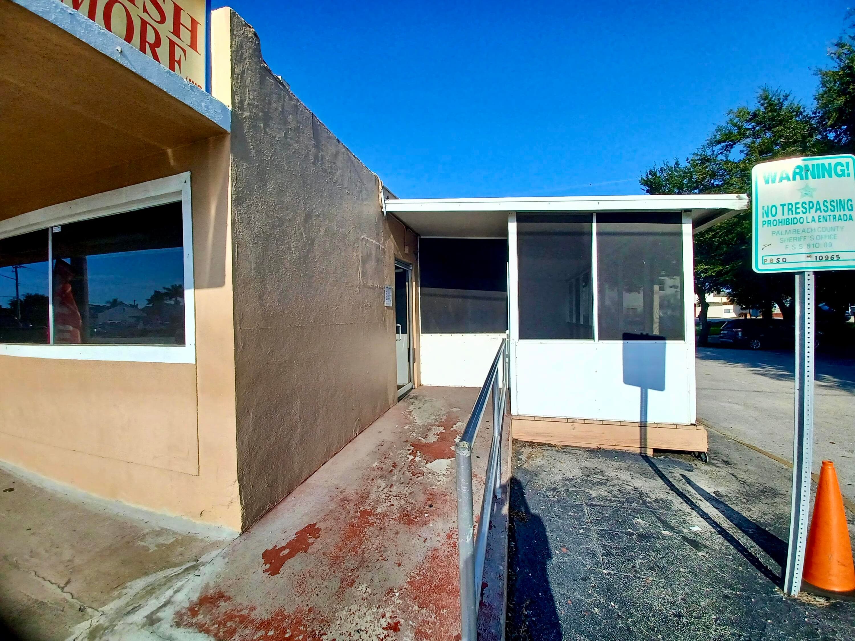 149 S Lake Avenue, Pahokee, FL 33476 — photo 21 of 23