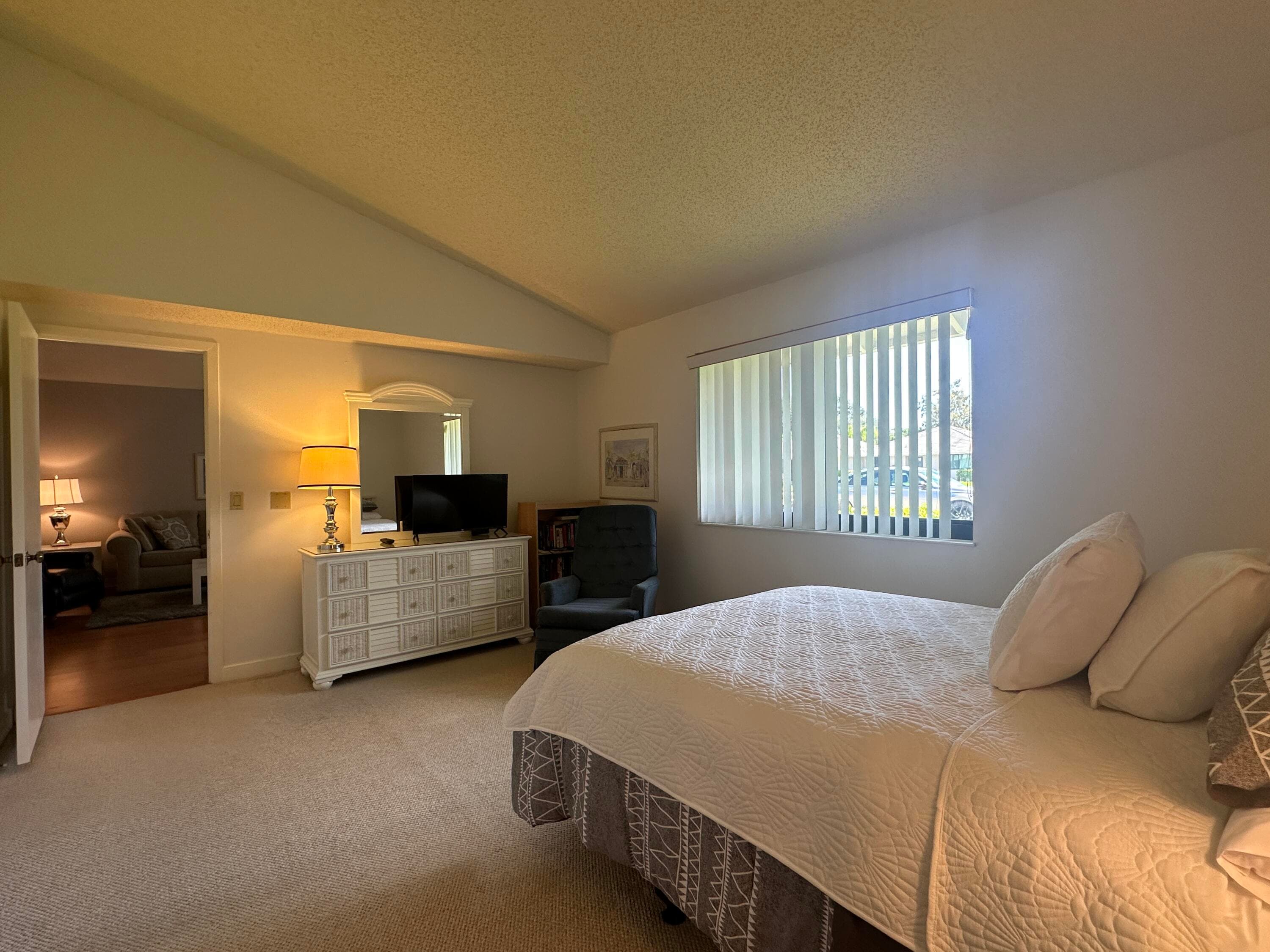 305 Club Drive, Palm Beach Gardens, FL 33418 — photo 6 of 14