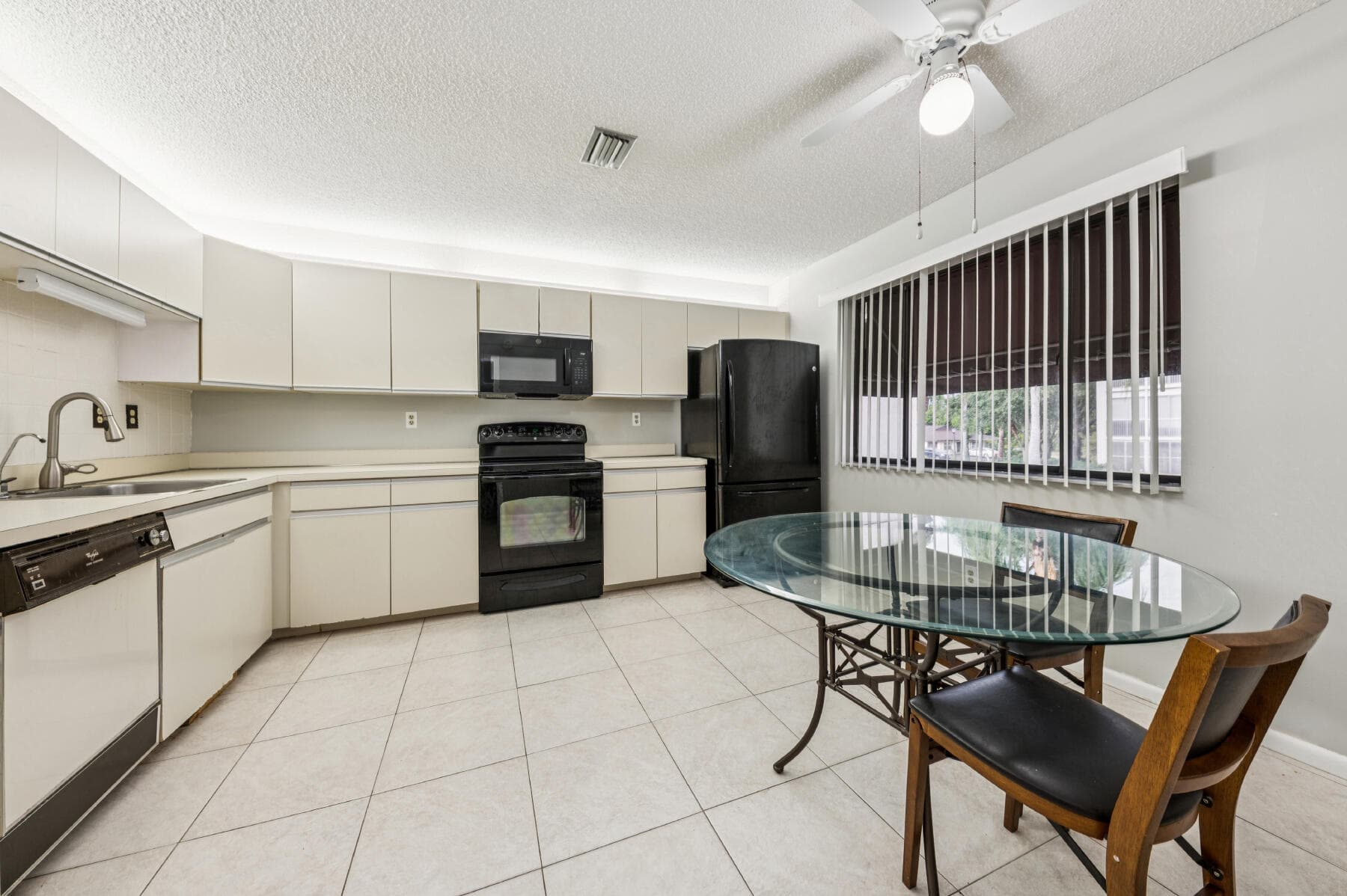 5040 Rose Hill Drive 204, Boynton Beach, FL 33437 — photo 5 of 10