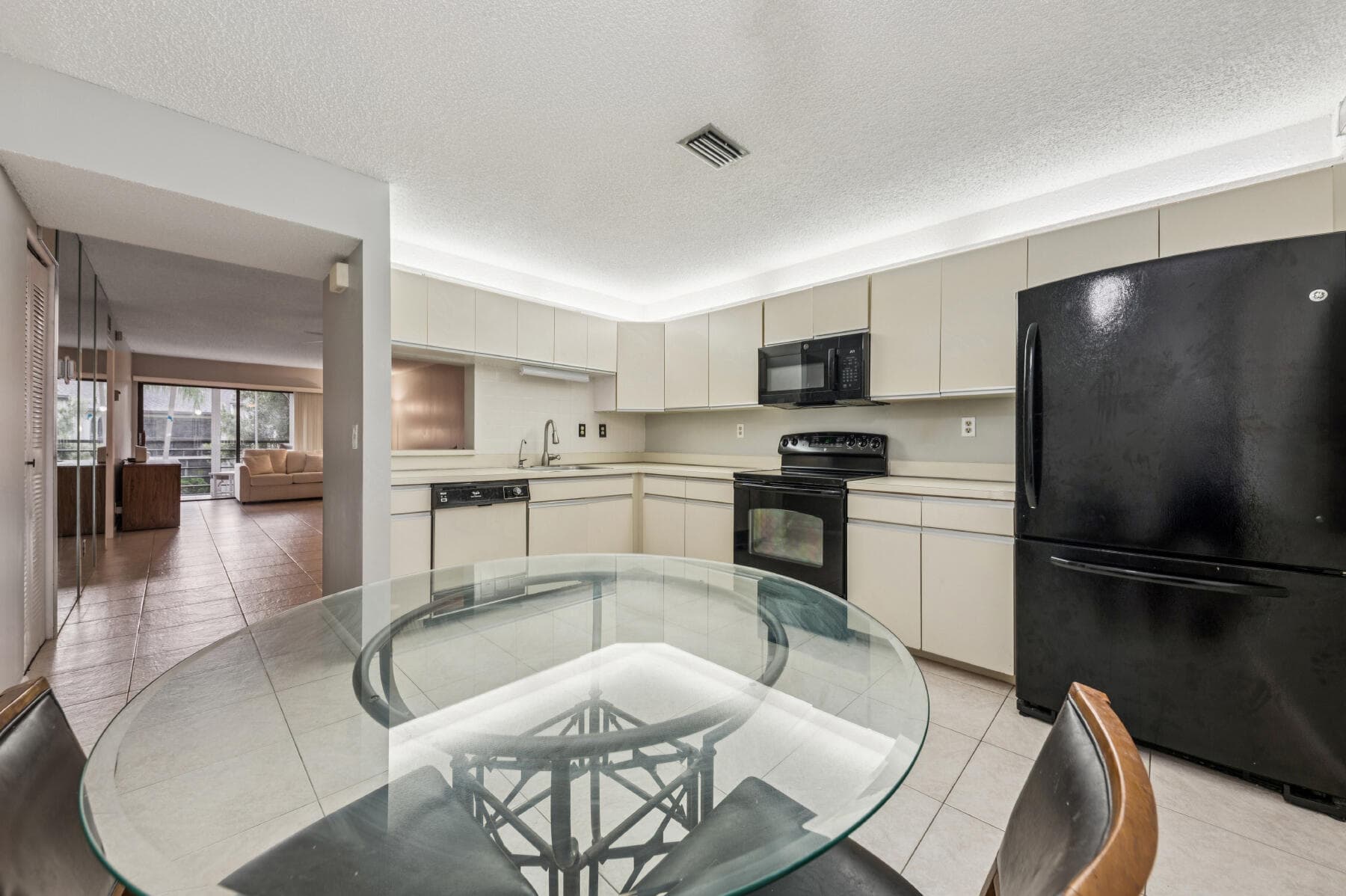 5040 Rose Hill Drive 204, Boynton Beach, FL 33437 — photo 6 of 10