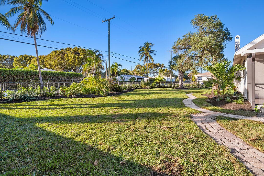 436 51st Street, West Palm Beach, FL 33407 — photo 21 of 26