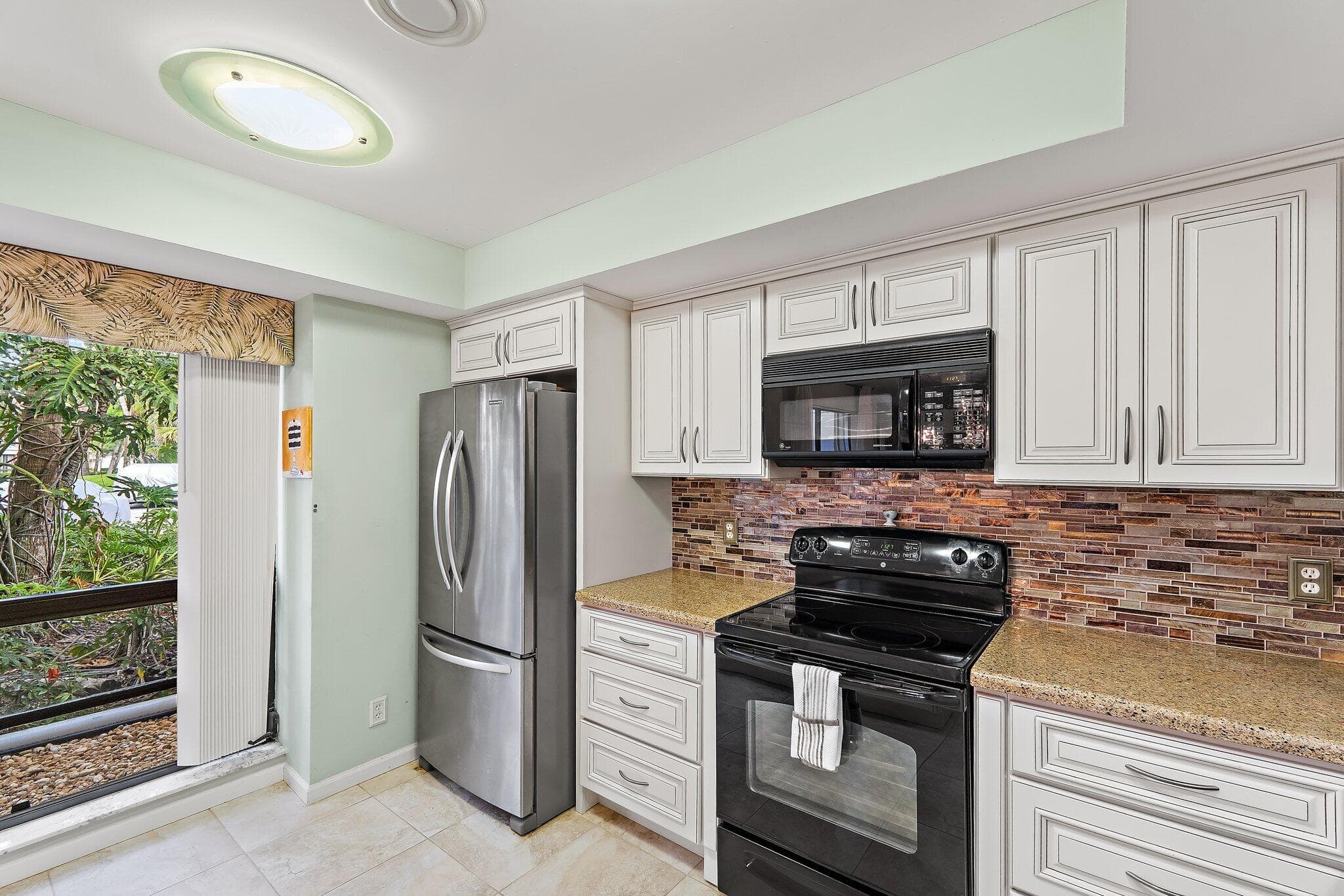 413 Brackenwood Lane S, Palm Beach Gardens, FL 33418 — photo 13 of 32