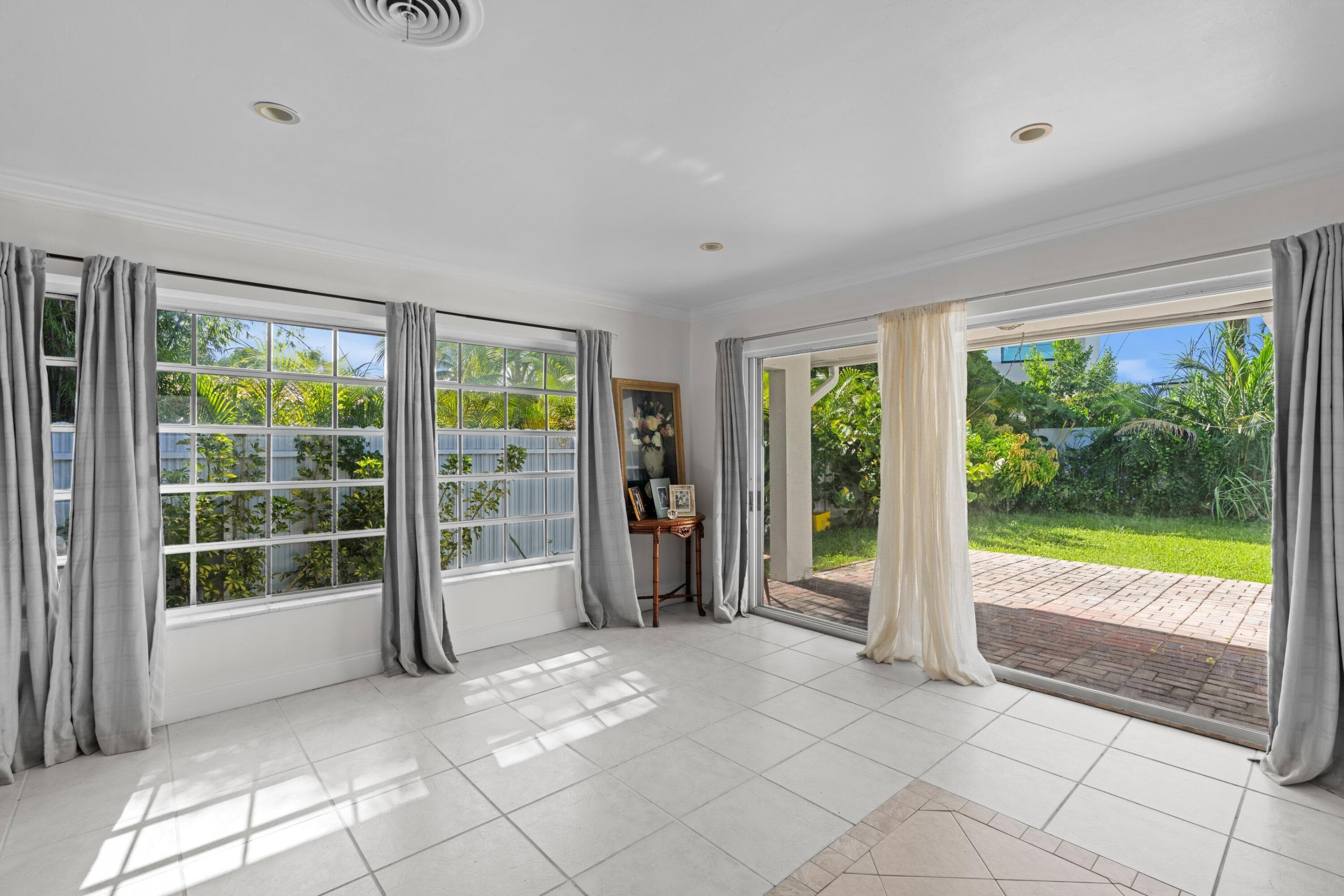208 34th Street, West Palm Beach, FL 33407 — photo 11 of 27
