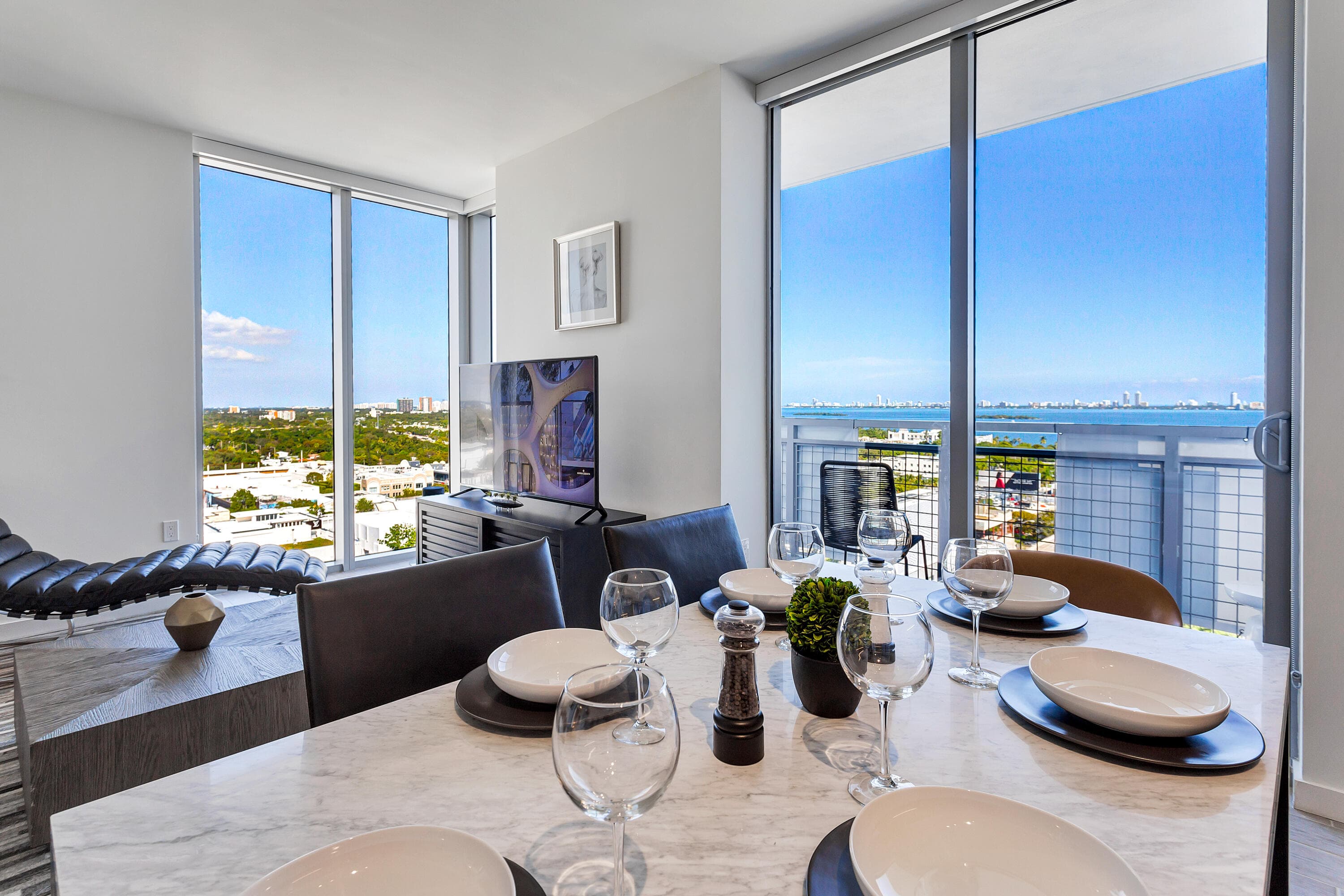 3635 NE 1st Avenue 1512, Miami, FL 33137 — photo 14 of 27