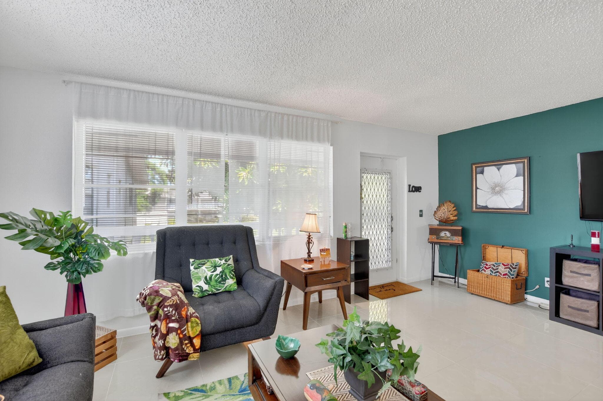 425 Durham N, Deerfield Beach, FL 33442 — photo 4 of 75