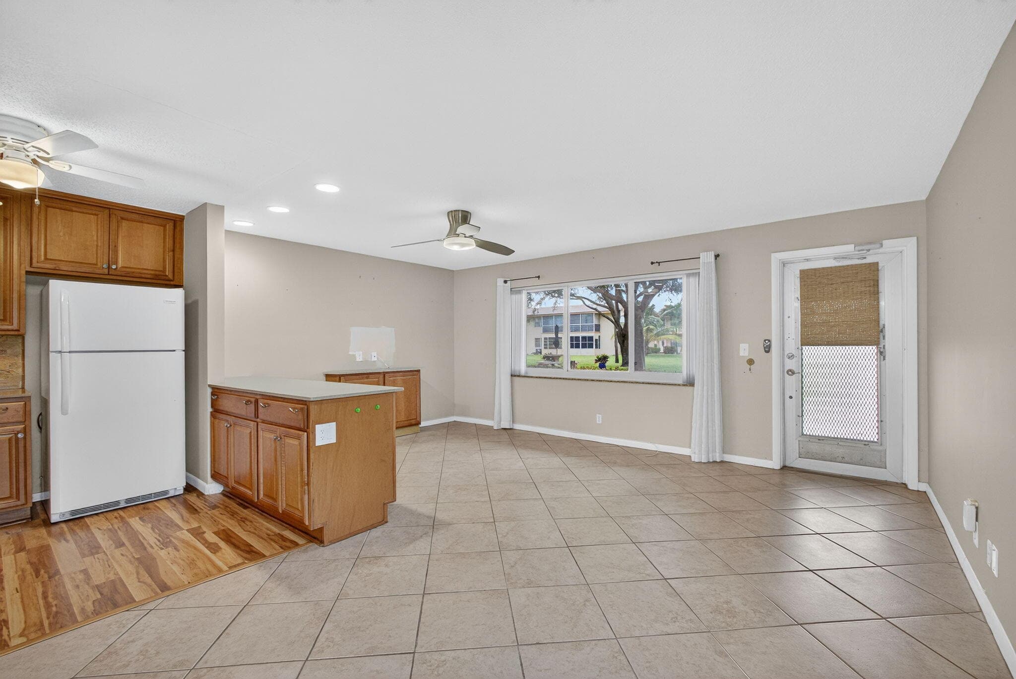 221 Coventry J, West Palm Beach, FL 33417 — photo 11 of 52