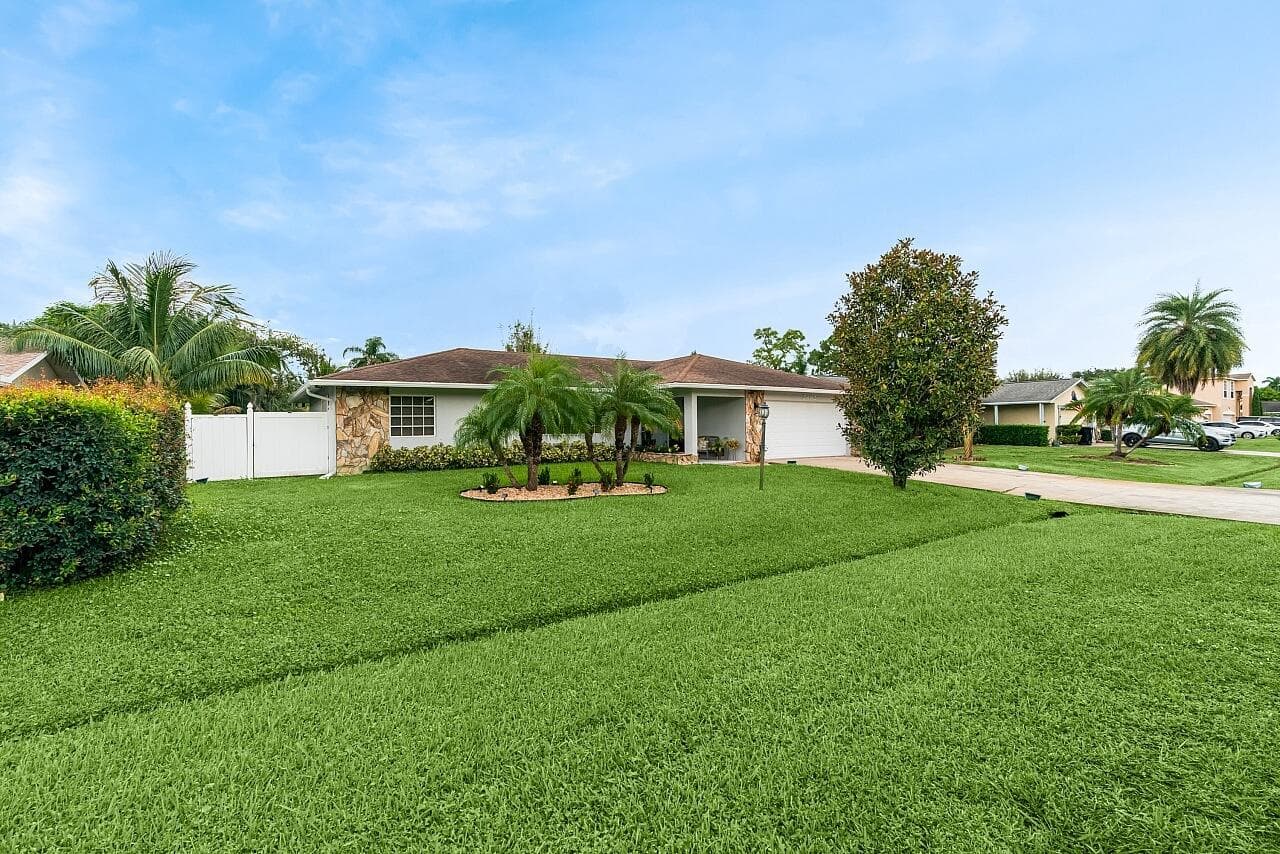 2482 SE Sidonia Street, Port St. Lucie, FL 34952 — photo 3 of 36