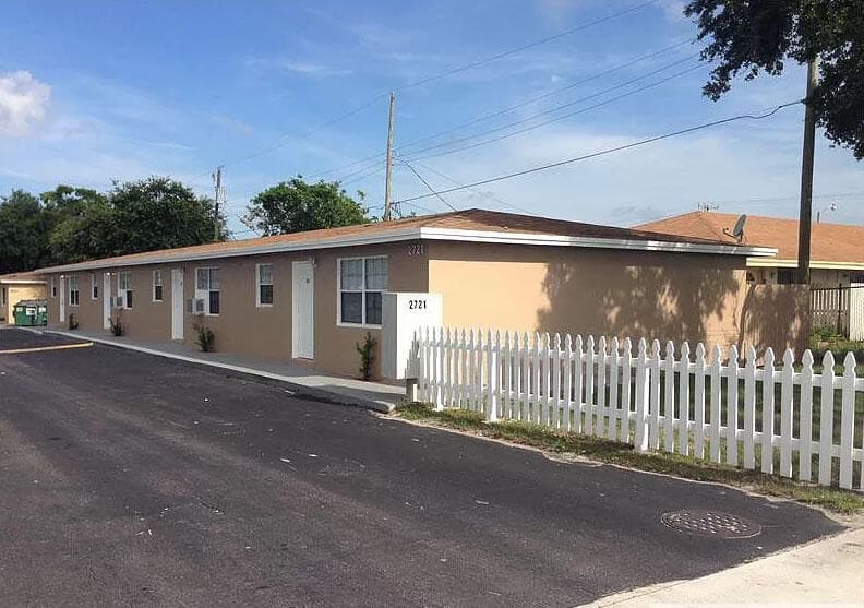 2721 Avenue Avenue S A1, Riviera Beach, FL 33404 — photo 1 of 6