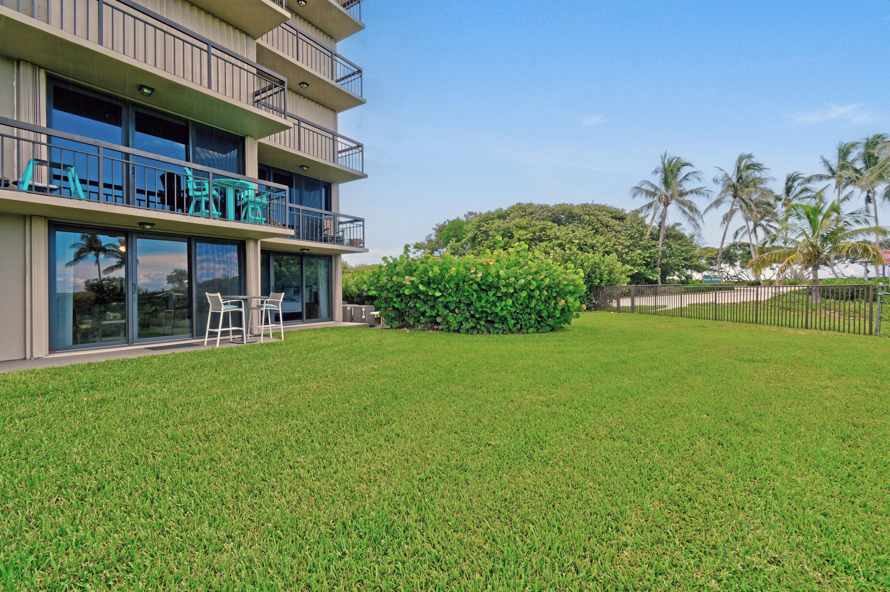 Condominium in Jupiter — photo 24 of 51