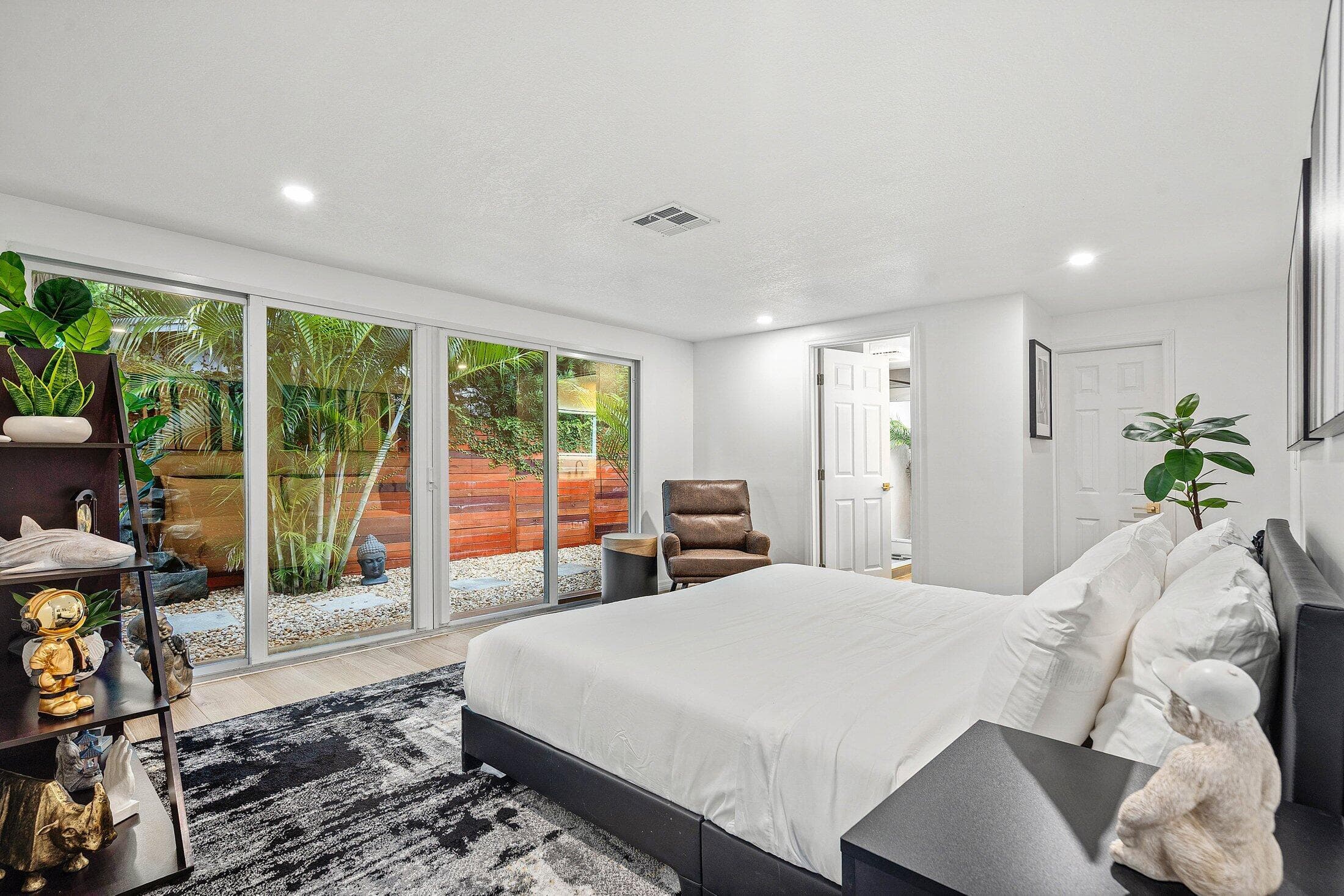 2041 NE 30th Street, Fort Lauderdale, FL 33306 — photo 28 of 43