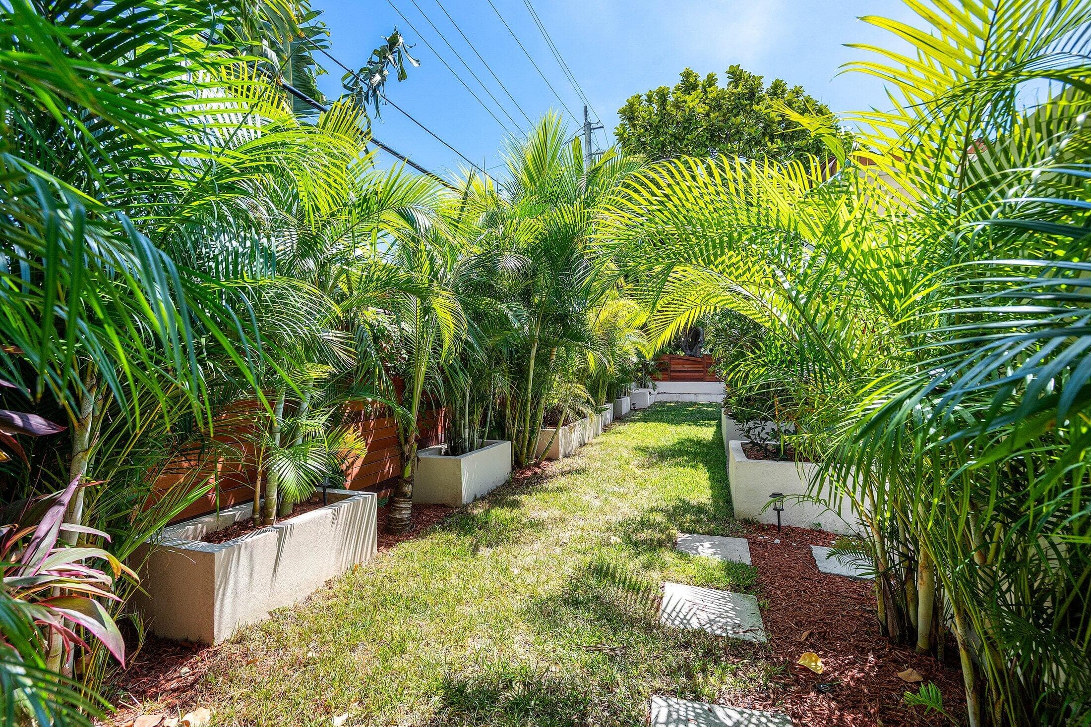 2041 NE 30th Street, Fort Lauderdale, FL 33306 — photo 36 of 43