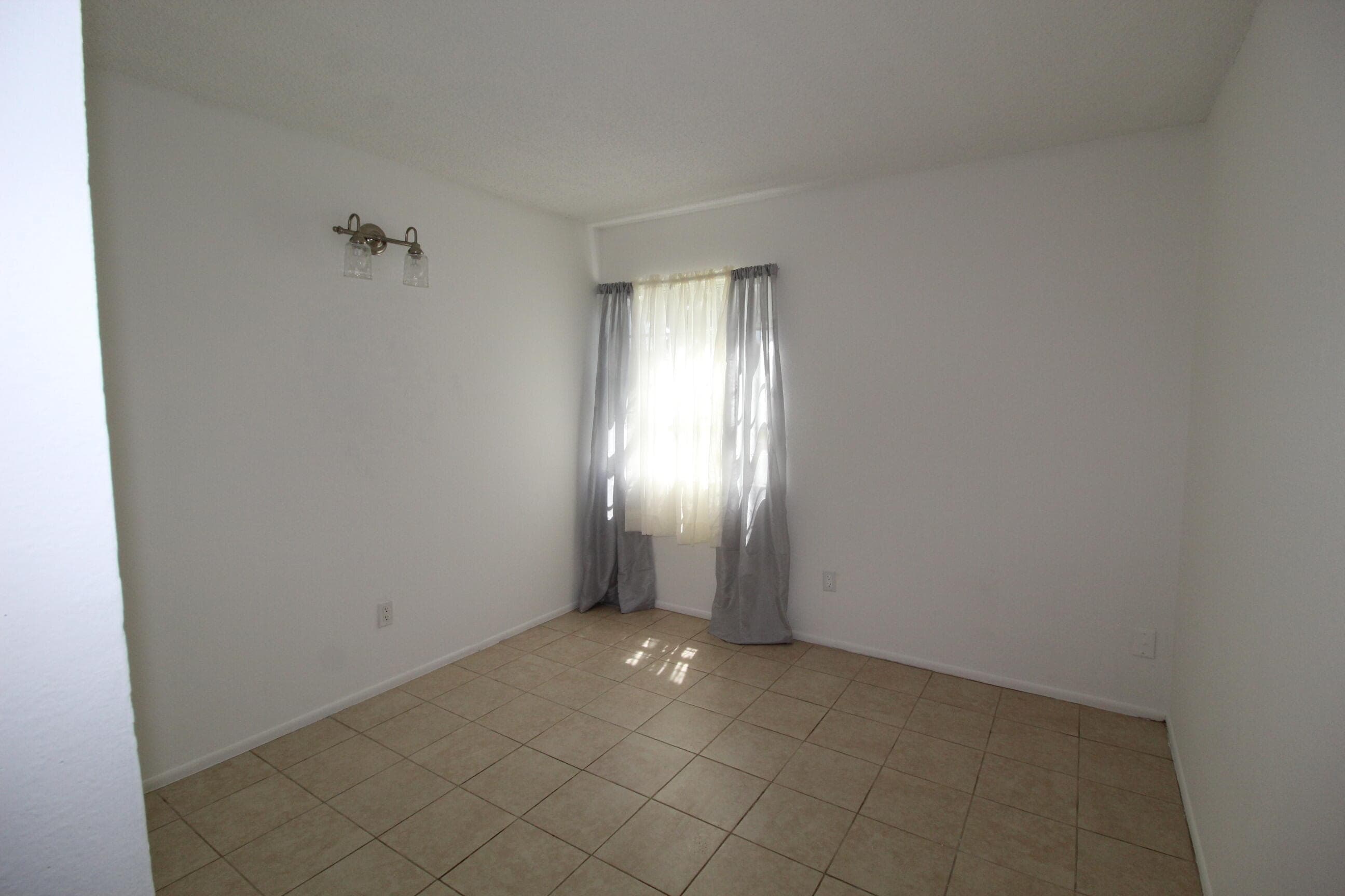 2022 SE West Dunbrooke Circle SE, Port St. Lucie, FL 34952 — photo 8 of 12