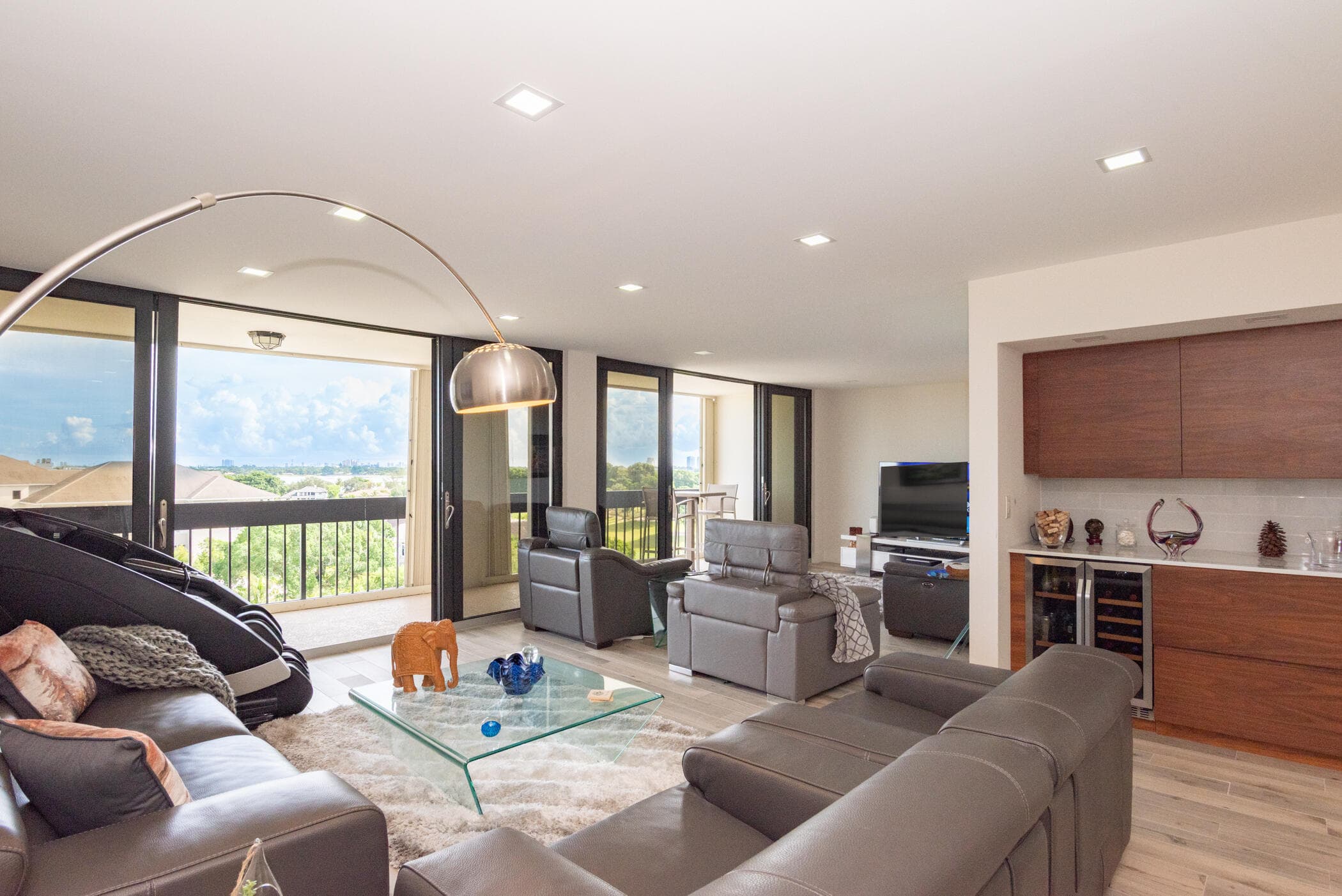 2400 Presidential Way 801, West Palm Beach, FL 33401 — photo 15 of 42